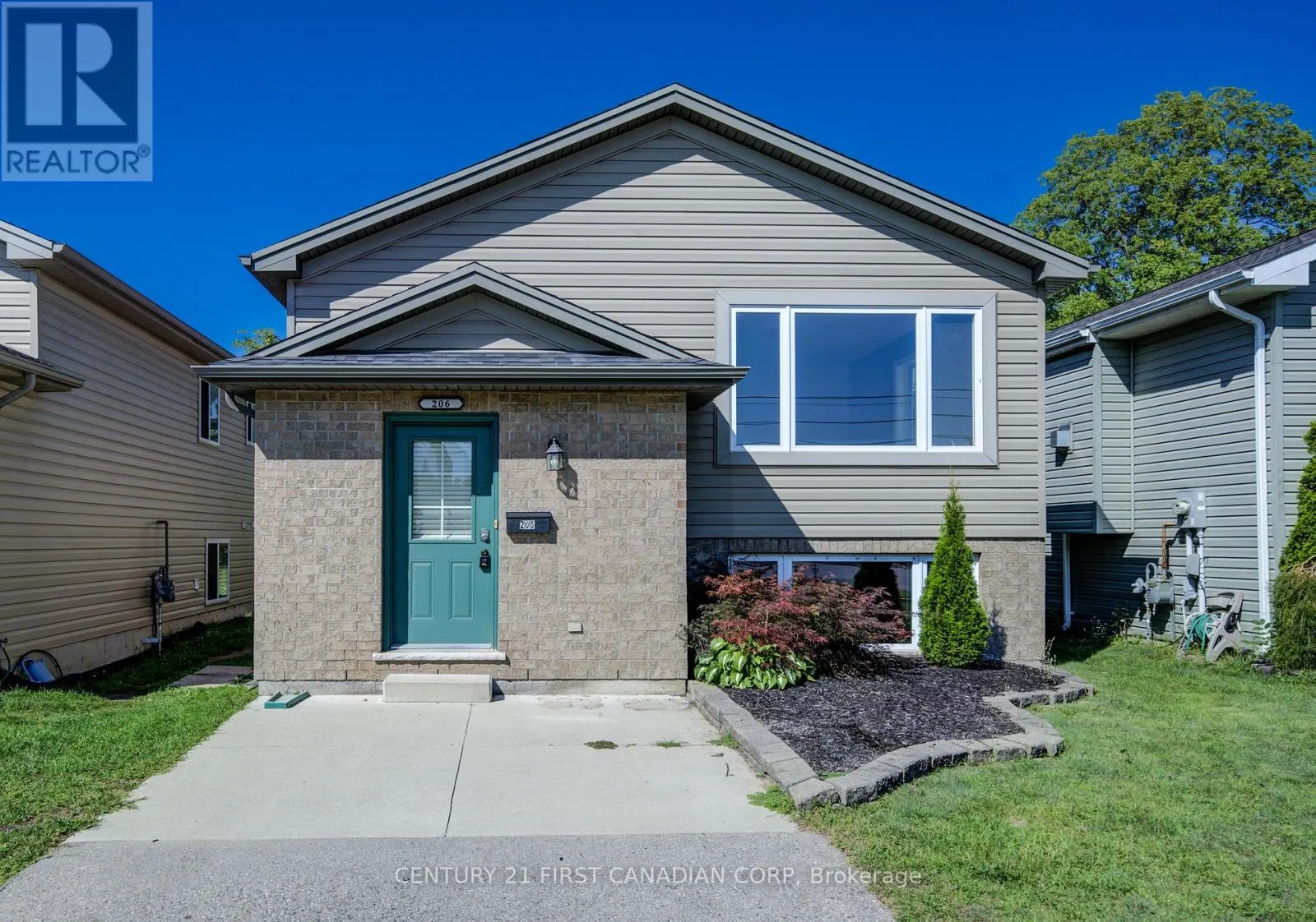 212 EWART STREET S
