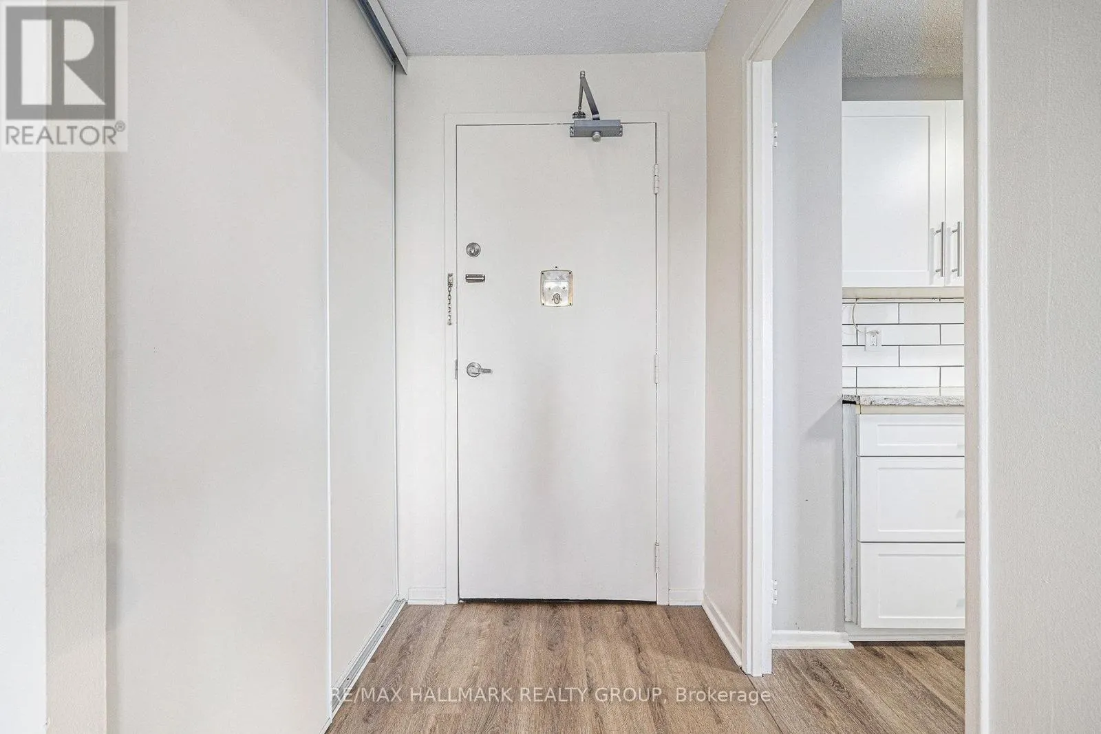 101 - 50 EMMERSON AVENUE
