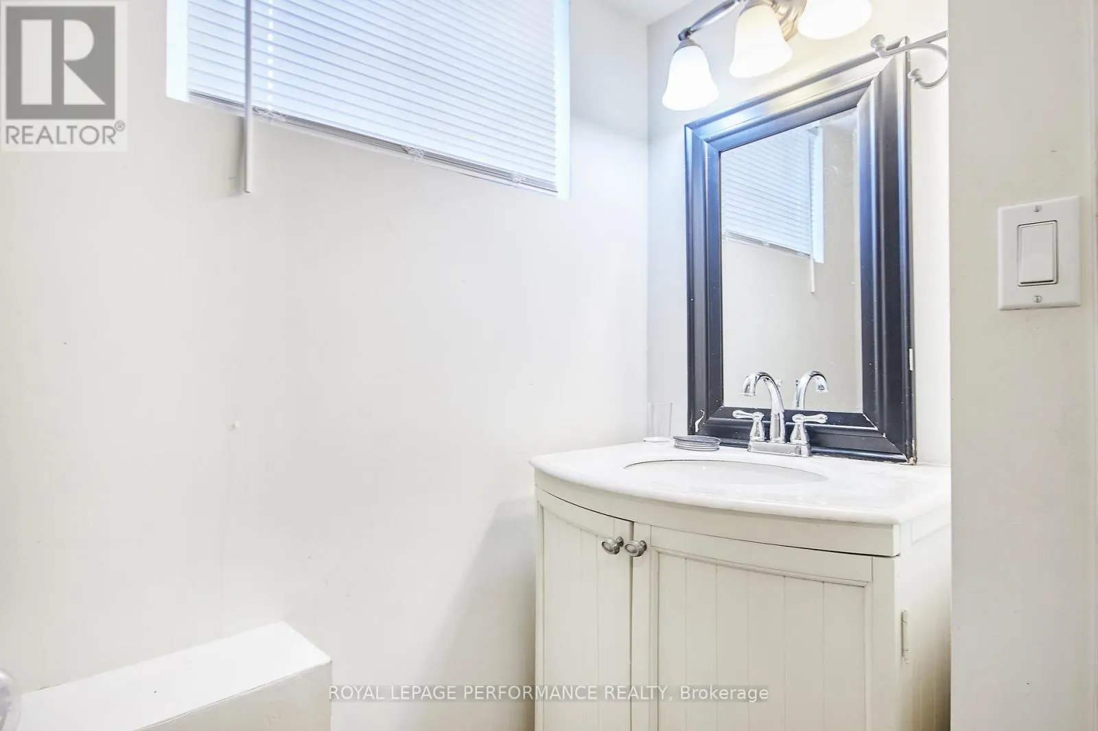 26 AYLMER AVENUE