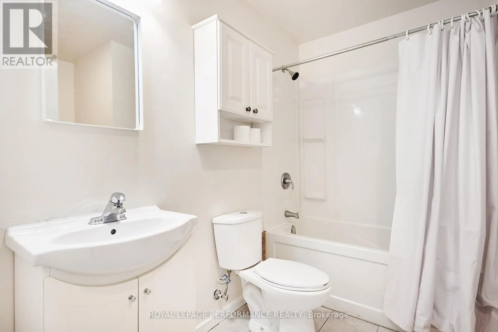 26 AYLMER AVENUE