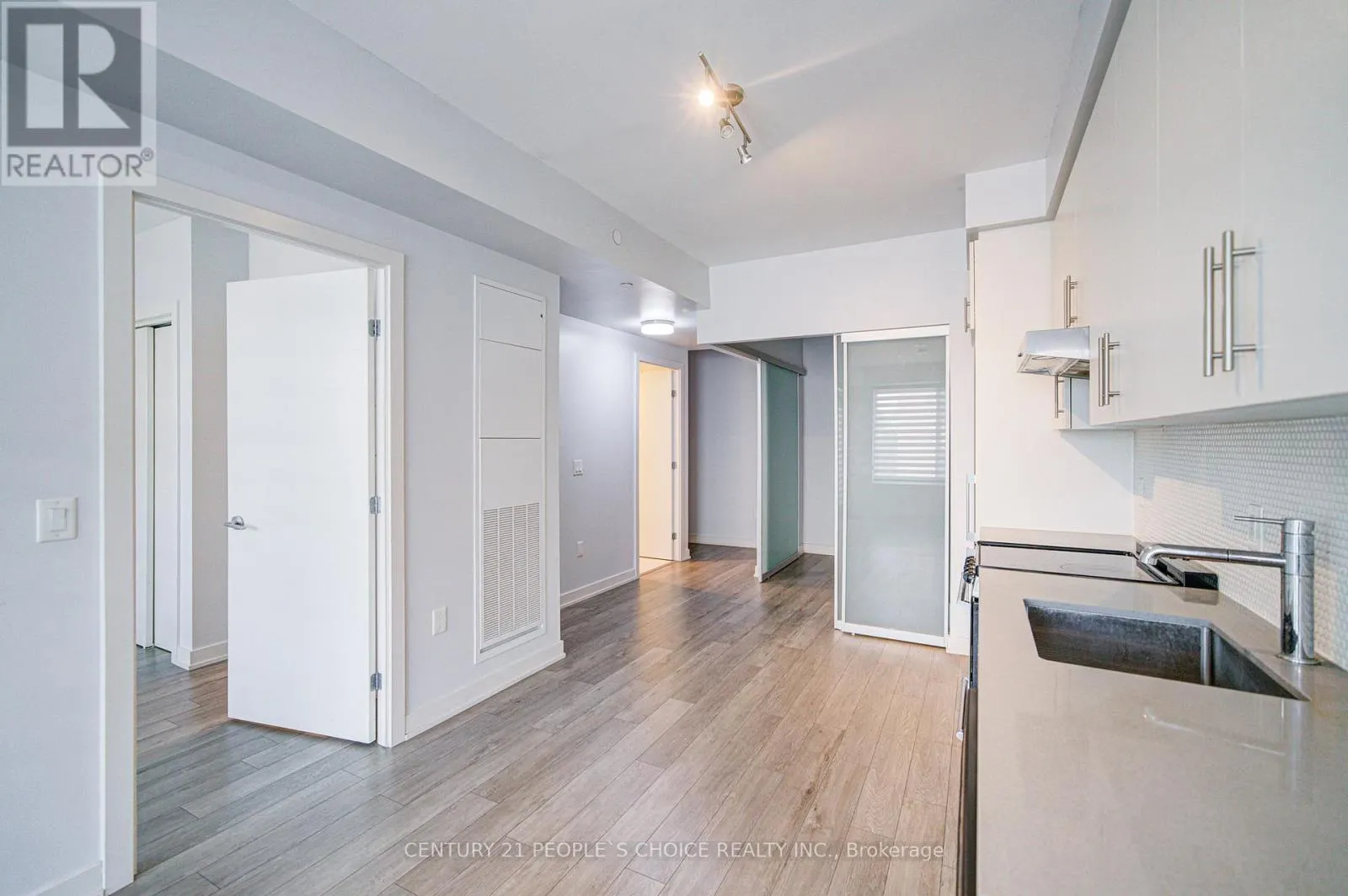 401 - 212 KING WILLIAM STREET