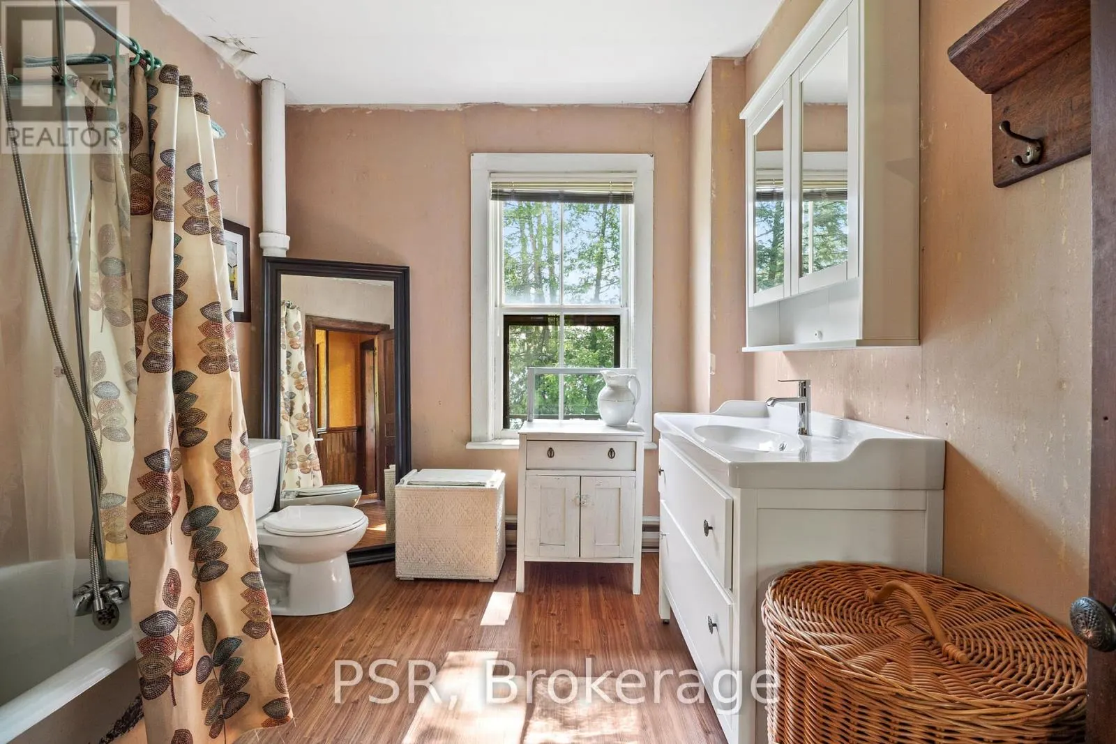 1113 MOON RIVER ROAD