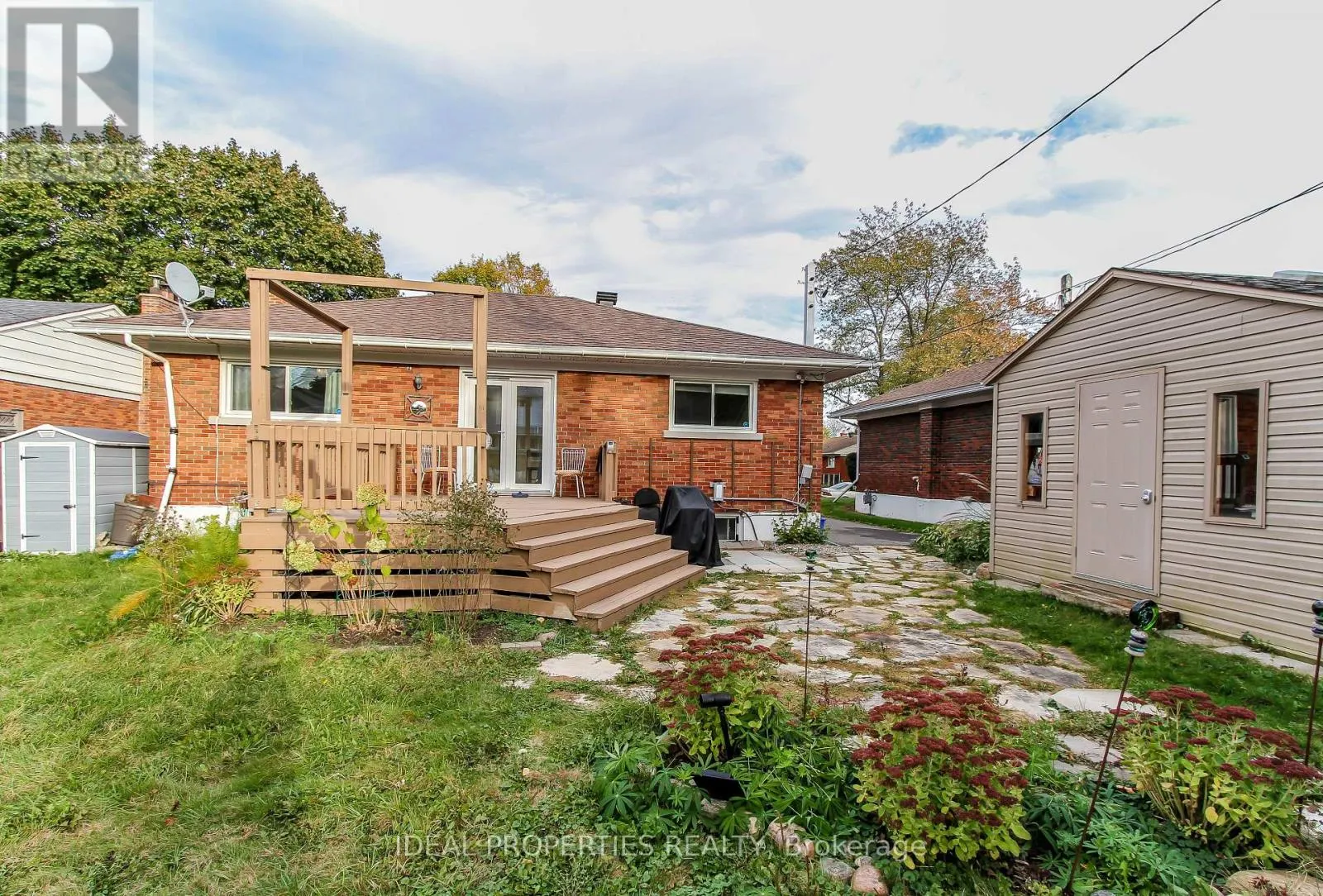 A - 2034 SAUNDERSON DRIVE