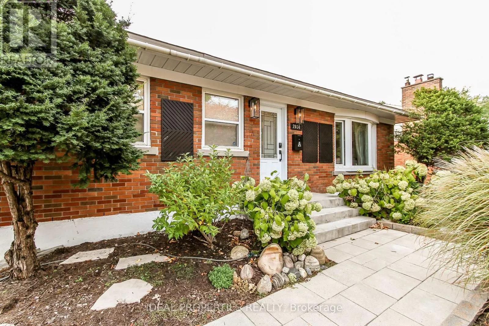 A - 2034 SAUNDERSON DRIVE
