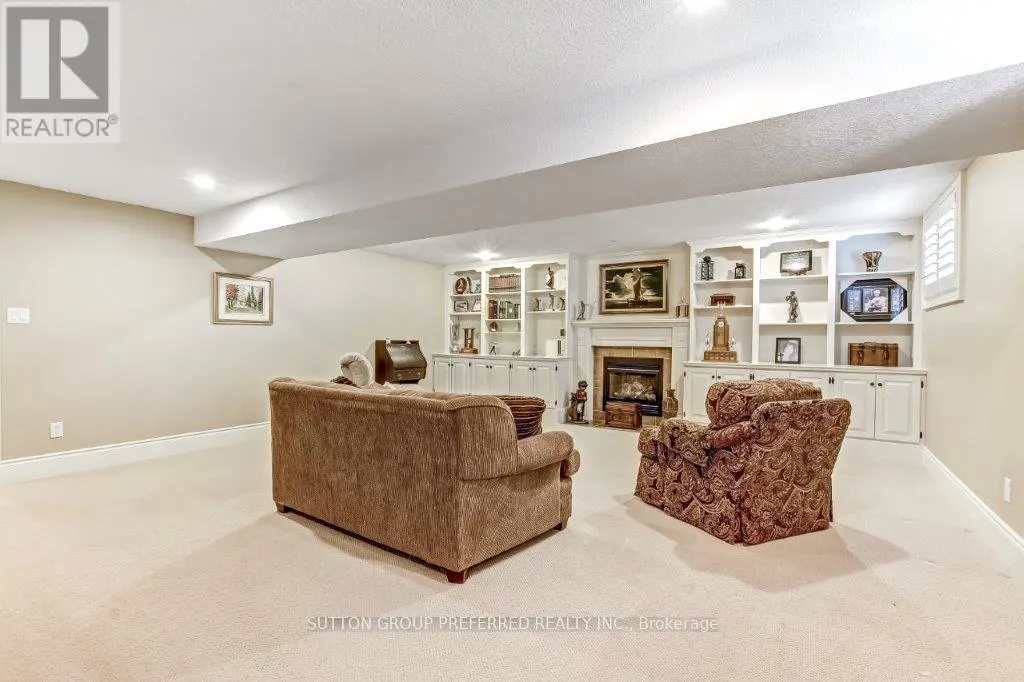 23 - 124 NORTH CENTRE ROAD, #23