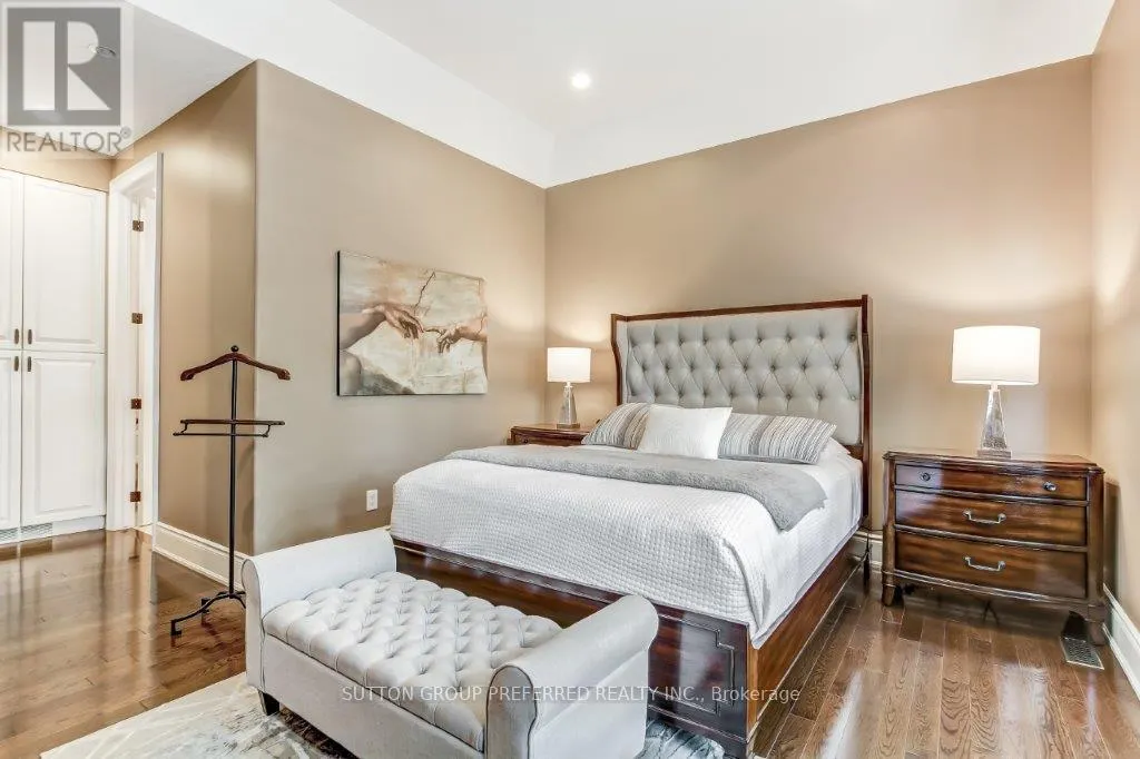 23 - 124 NORTH CENTRE ROAD, #23