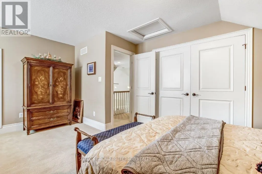 23 - 124 NORTH CENTRE ROAD, #23