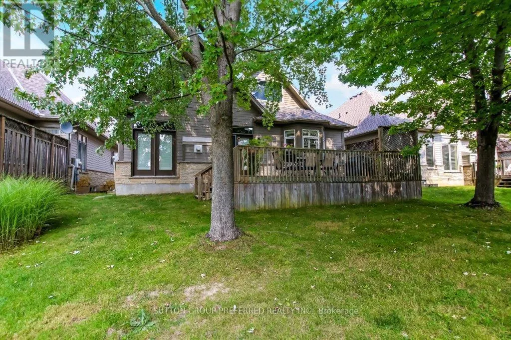 23 - 124 NORTH CENTRE ROAD, #23