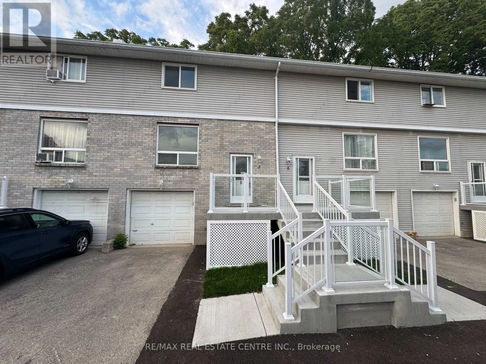 5 - 648 DOON VILLAGE ROAD, #5