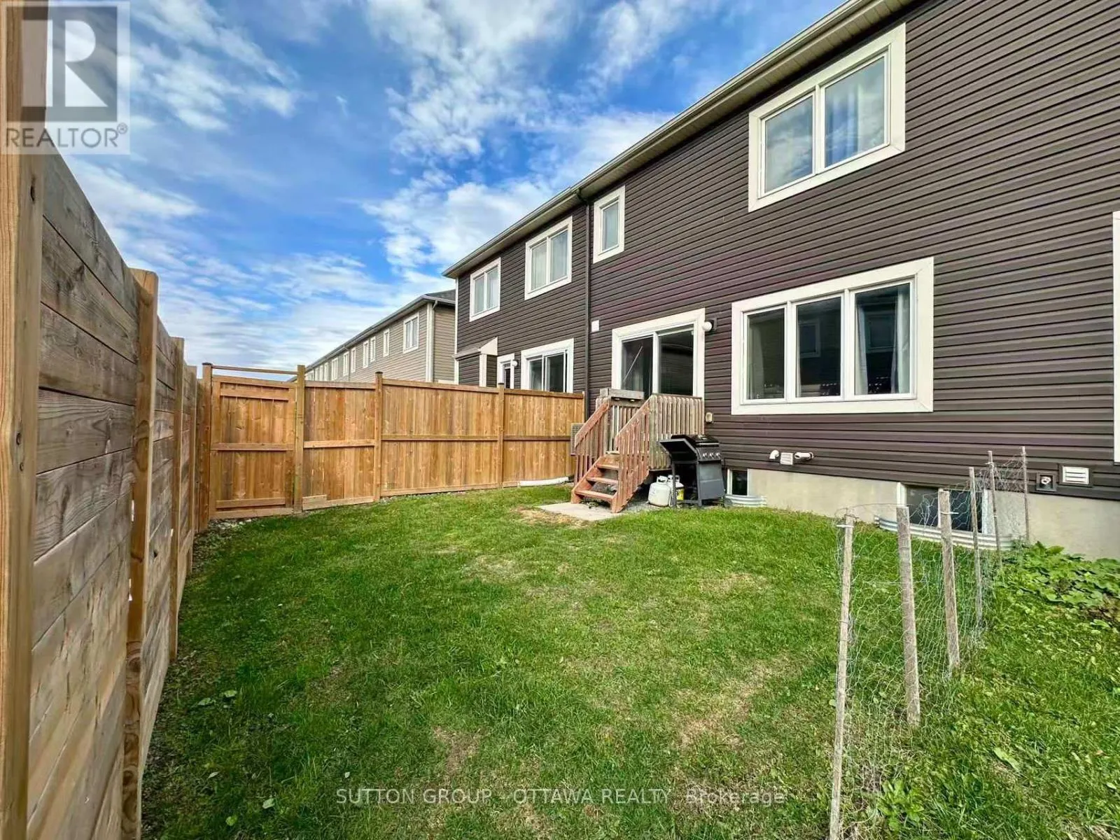 707 LOGPERCH CIRCLE
