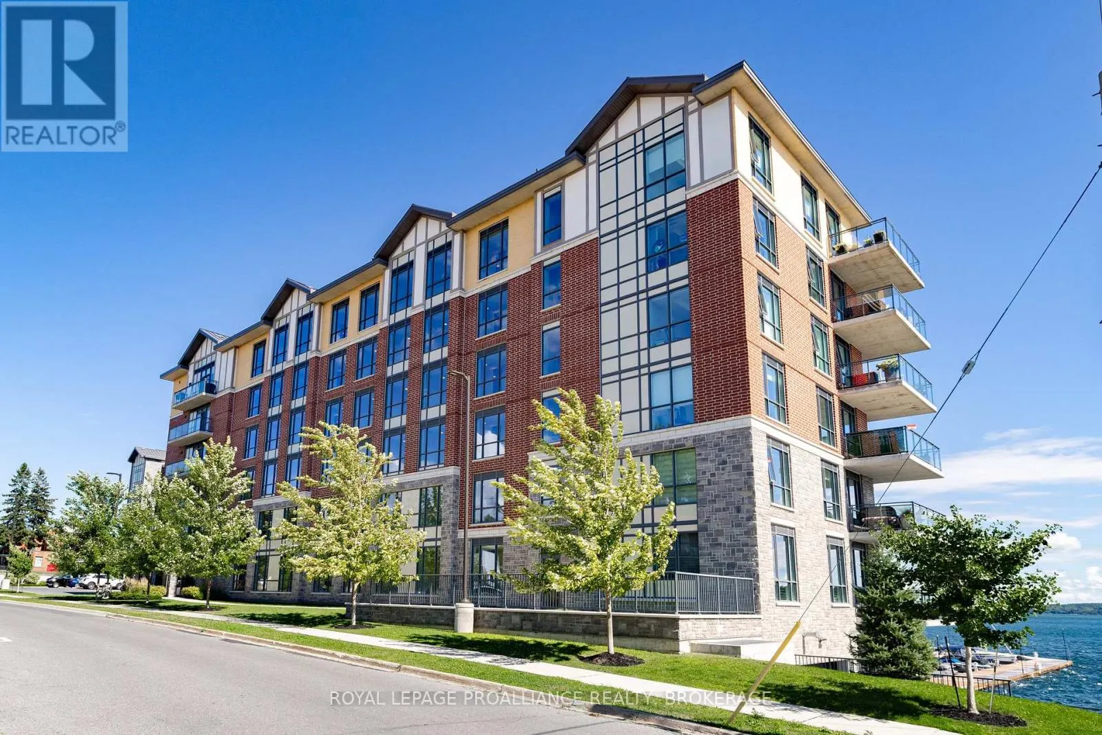418 - 129B SOUTH STREET, #418