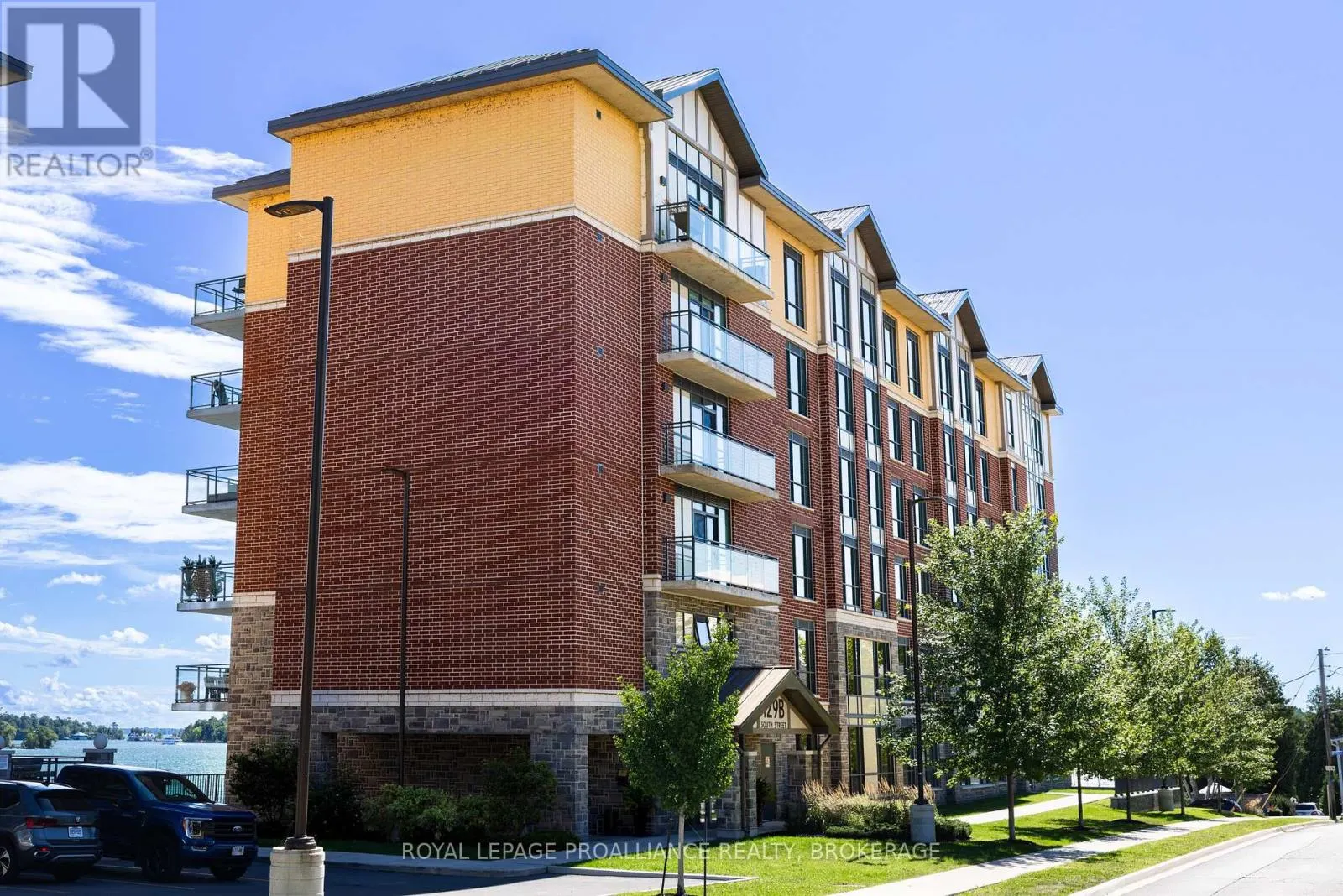 418 - 129B SOUTH STREET, #418