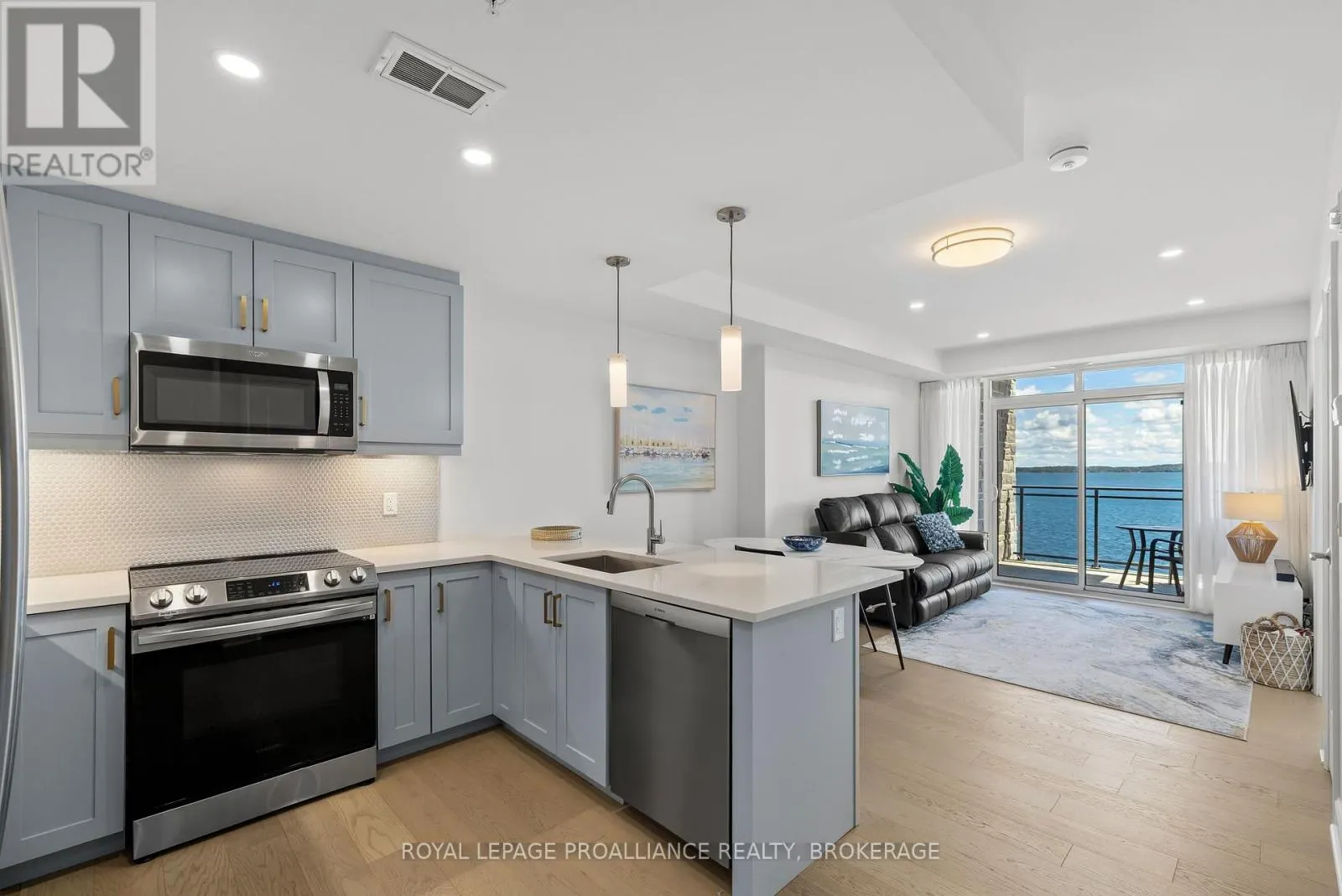 418 - 129B SOUTH STREET, #418