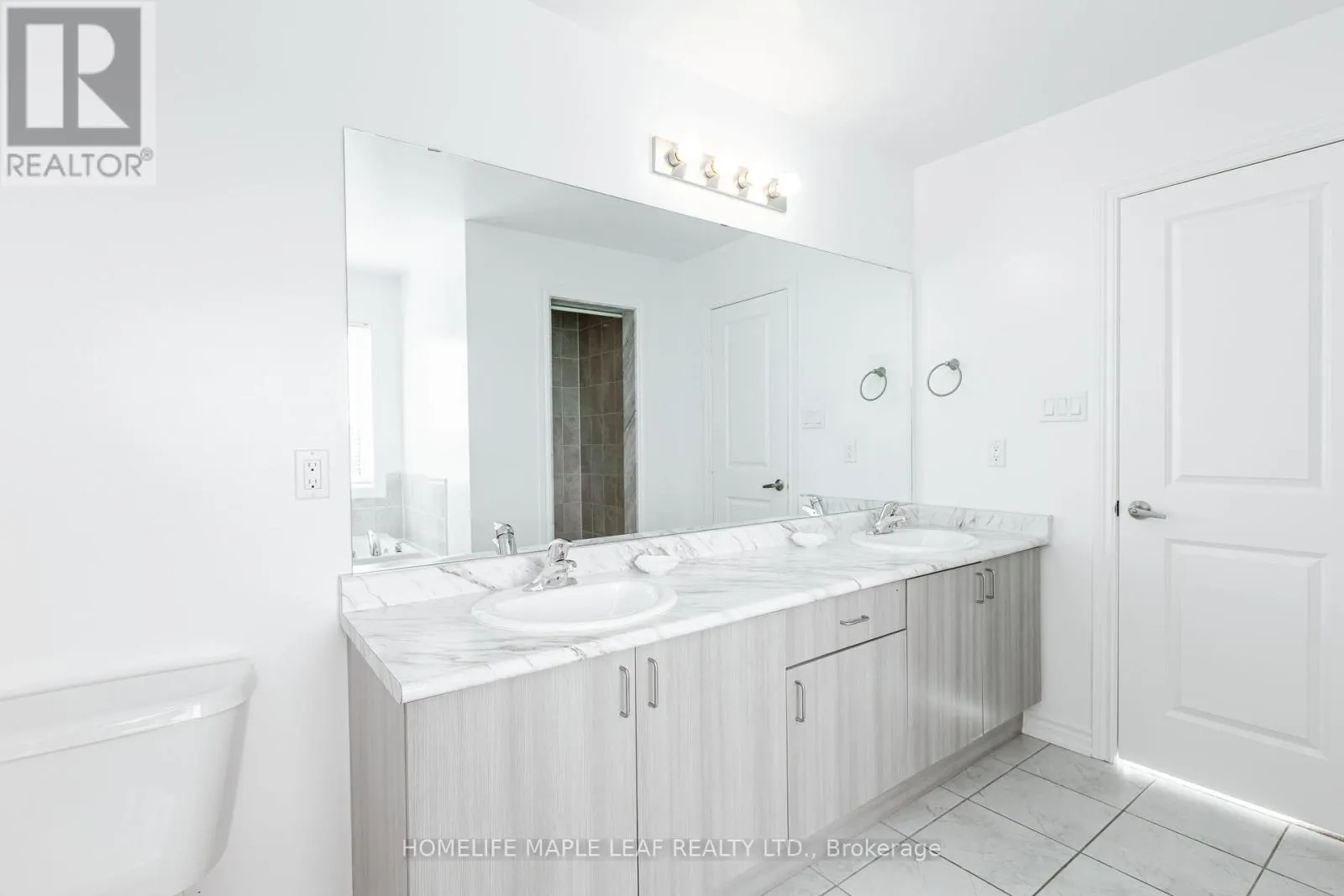 304 HAGAN STREET E