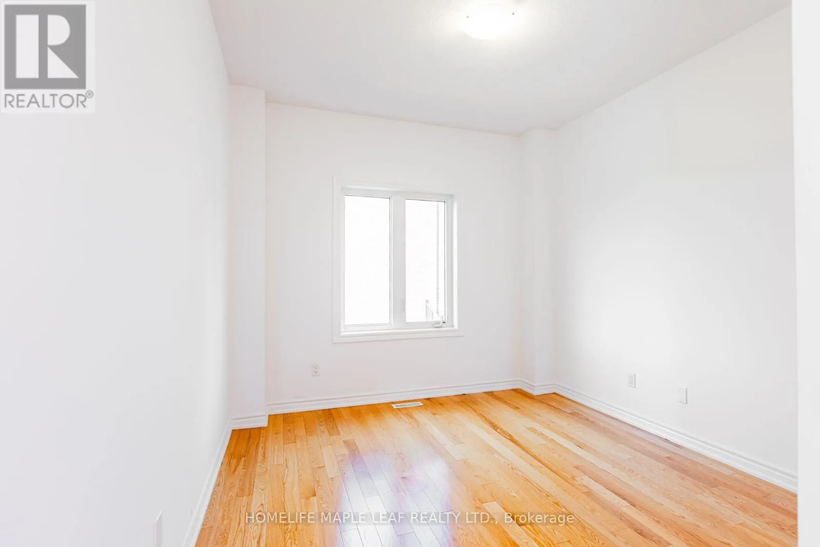 304 HAGAN STREET E