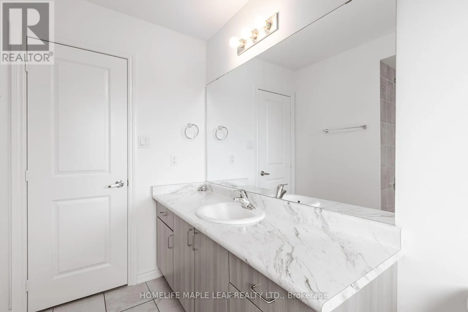 304 HAGAN STREET E