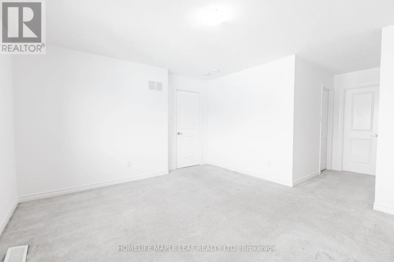 304 HAGAN STREET E