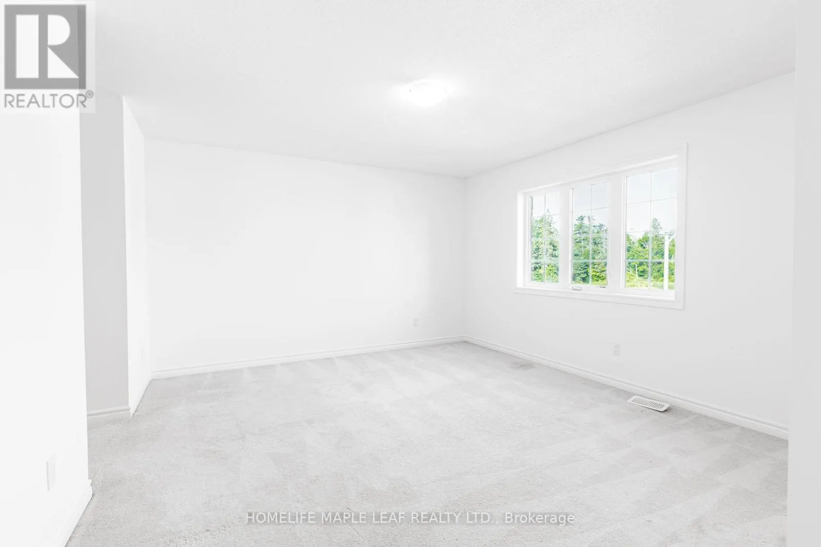 304 HAGAN STREET E
