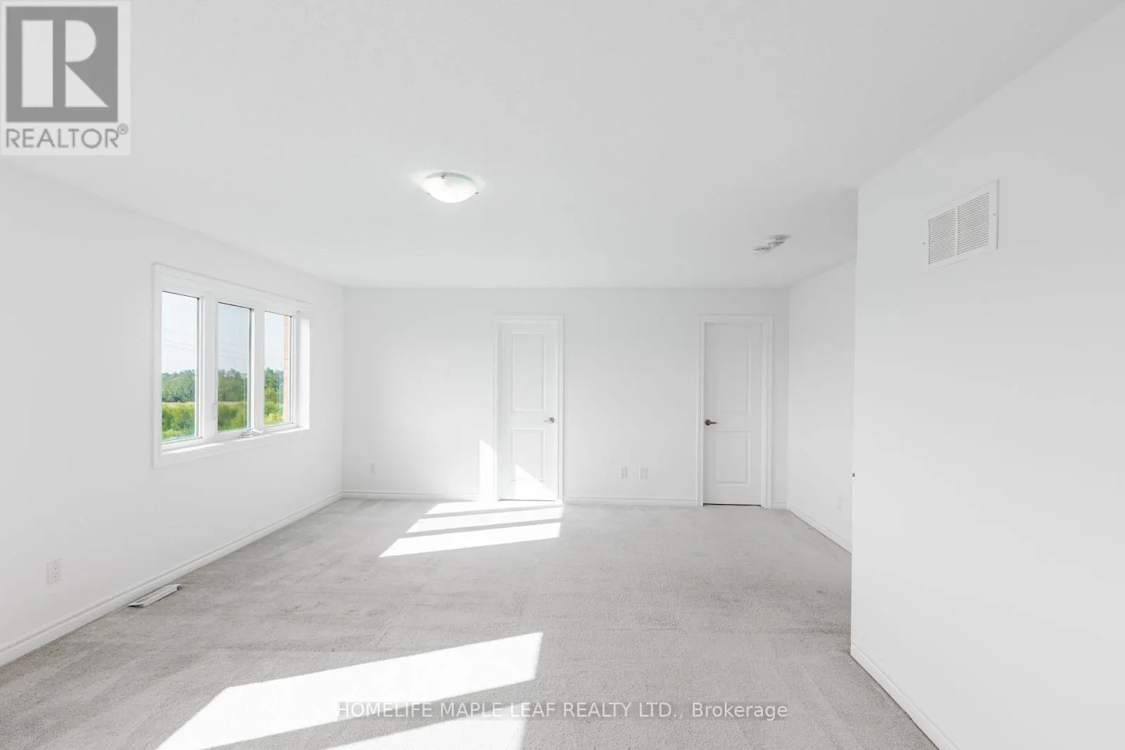 304 HAGAN STREET E
