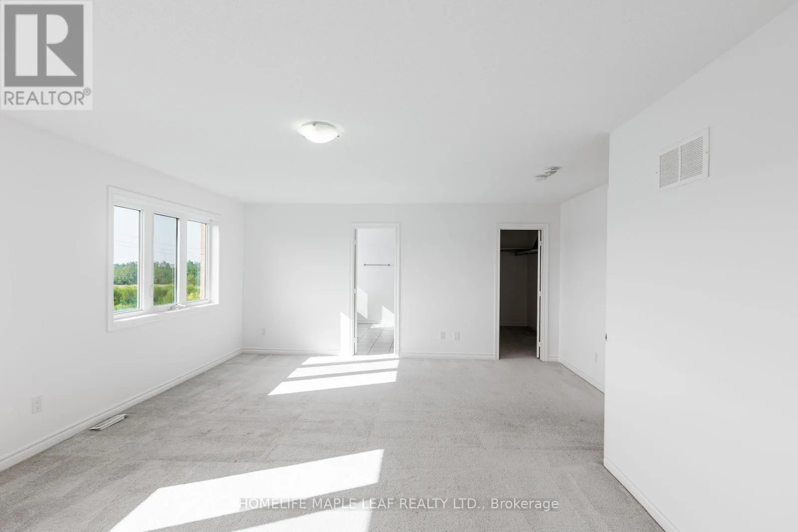 304 HAGAN STREET E