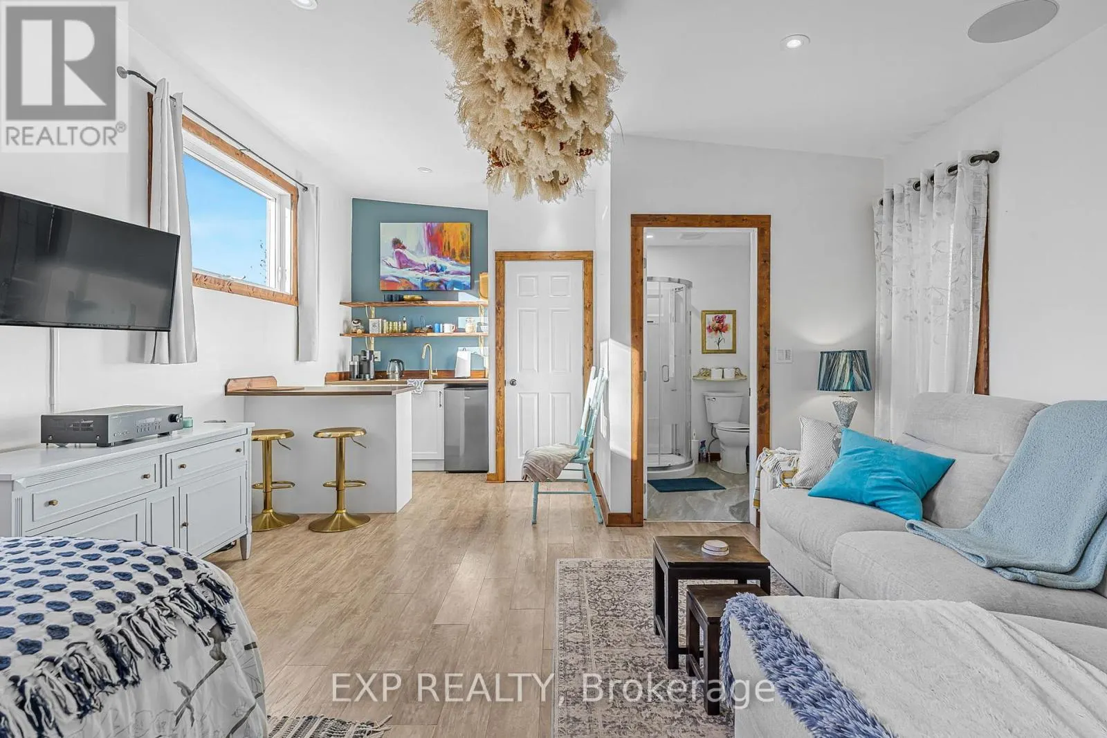 24 ROBINSON STREET S