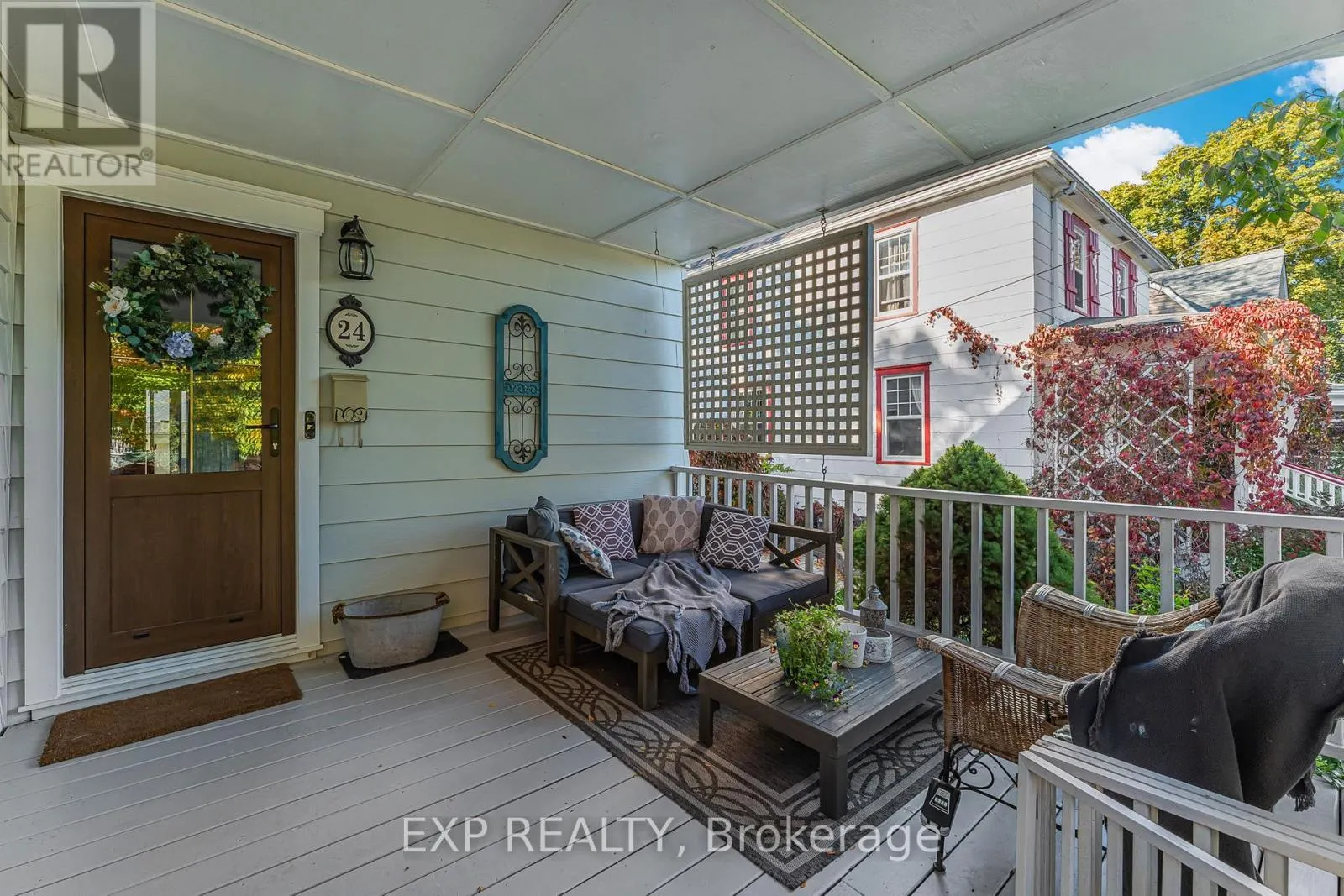 24 ROBINSON STREET S