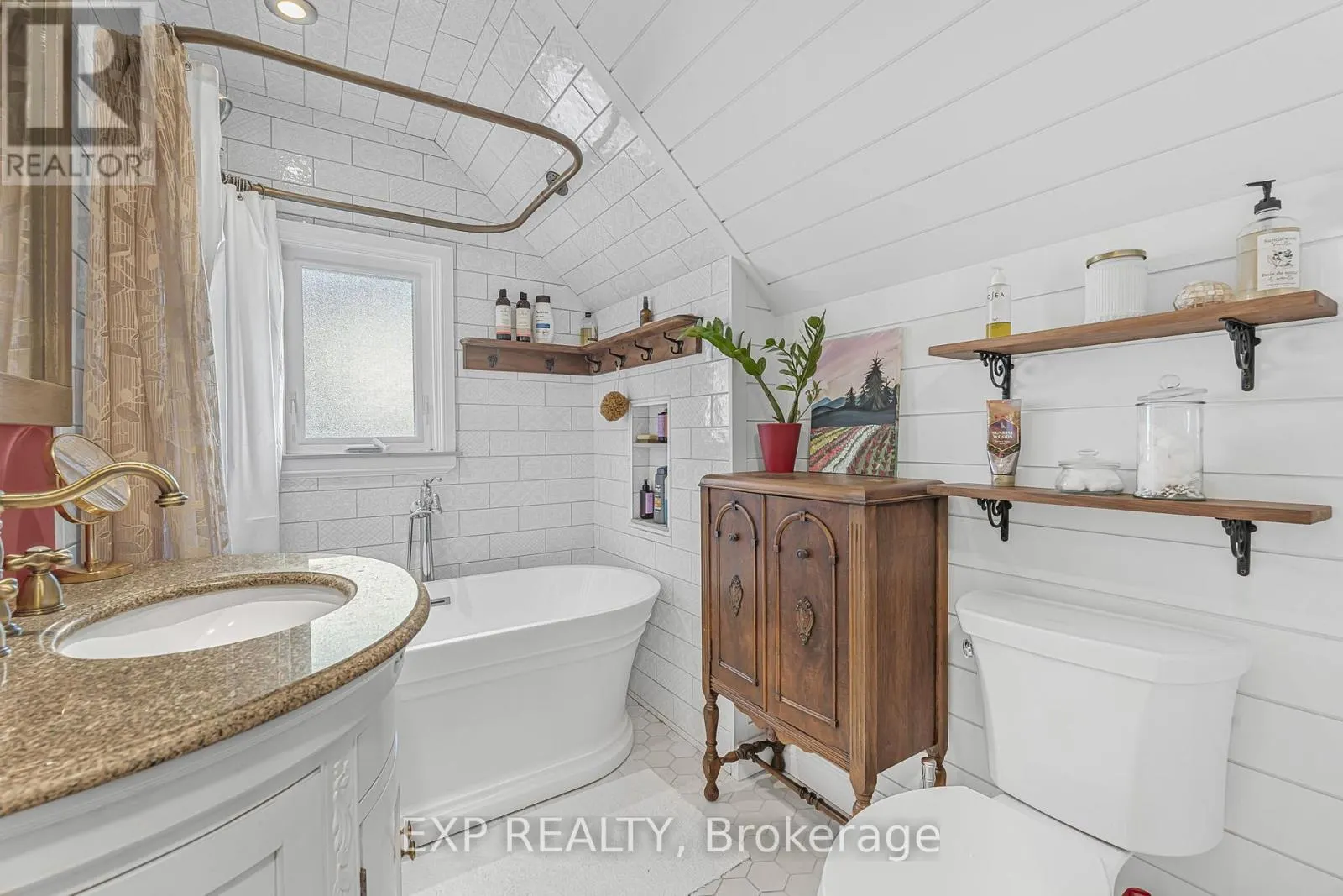 24 ROBINSON STREET S