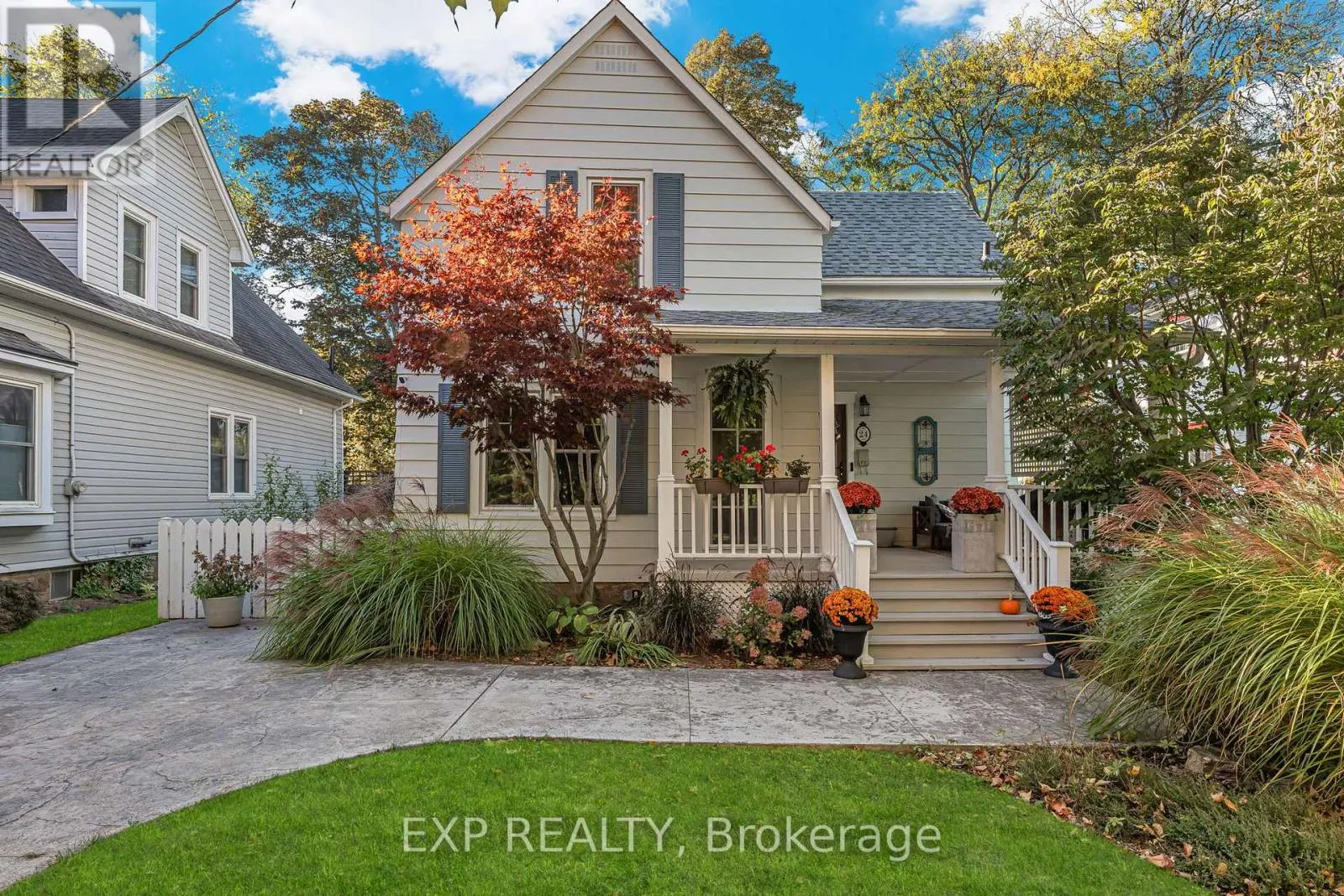 24 ROBINSON STREET S