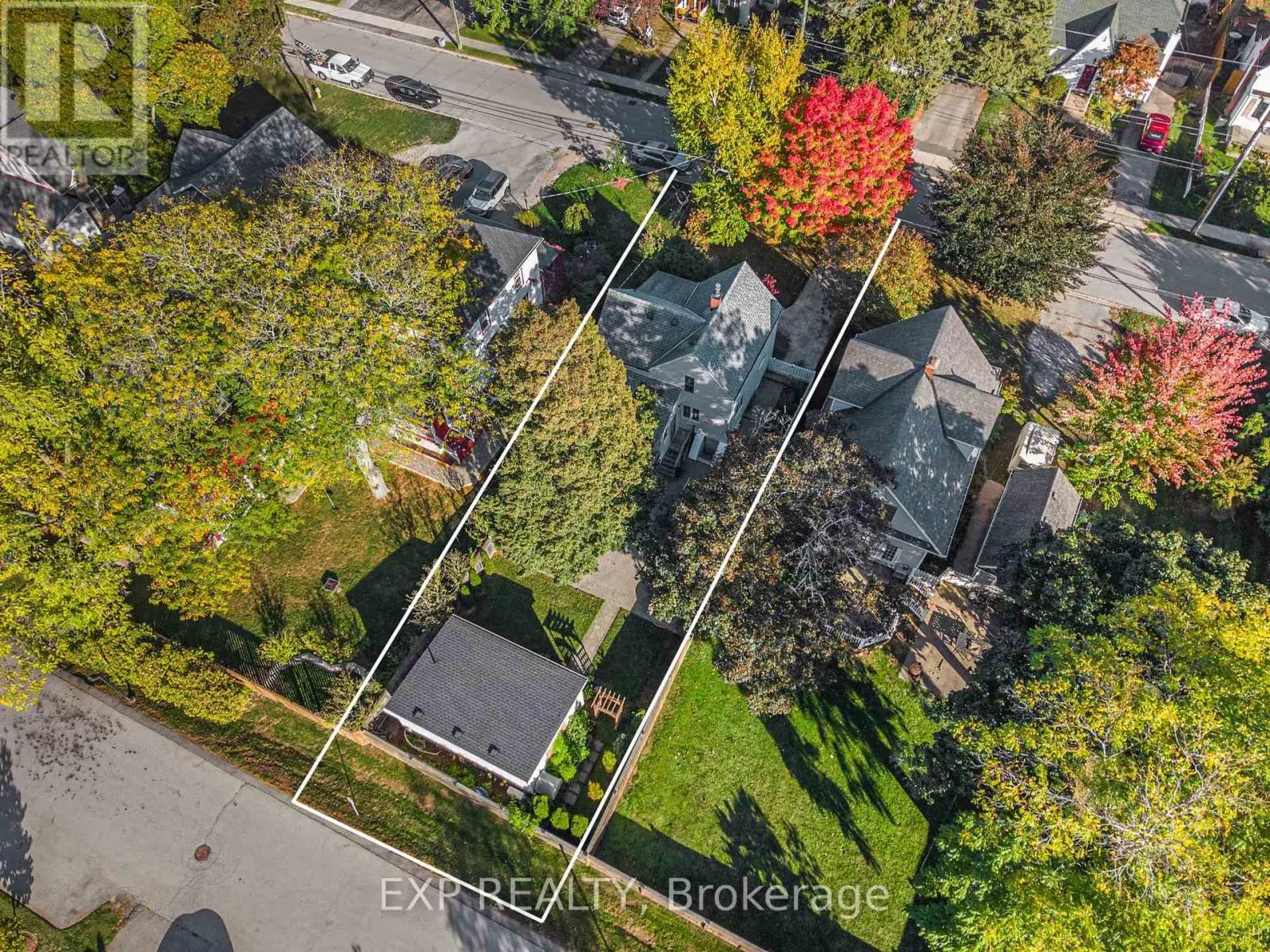 24 ROBINSON STREET S