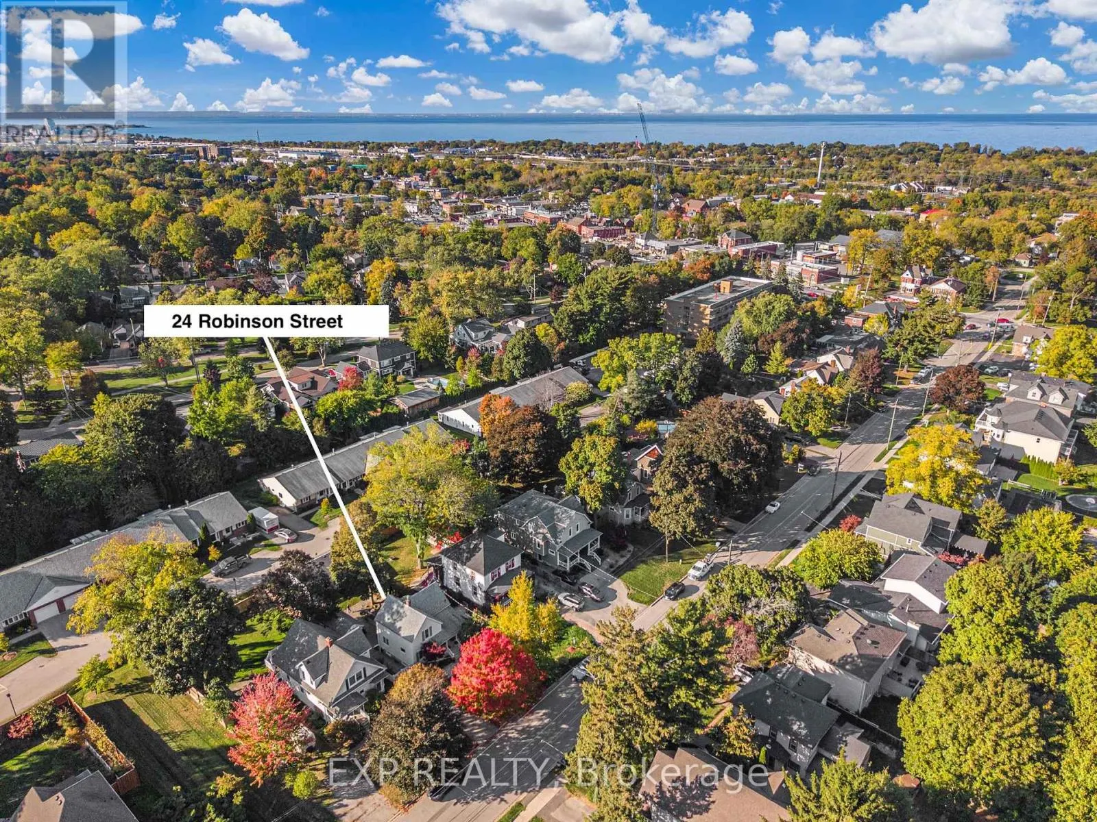 24 ROBINSON STREET S
