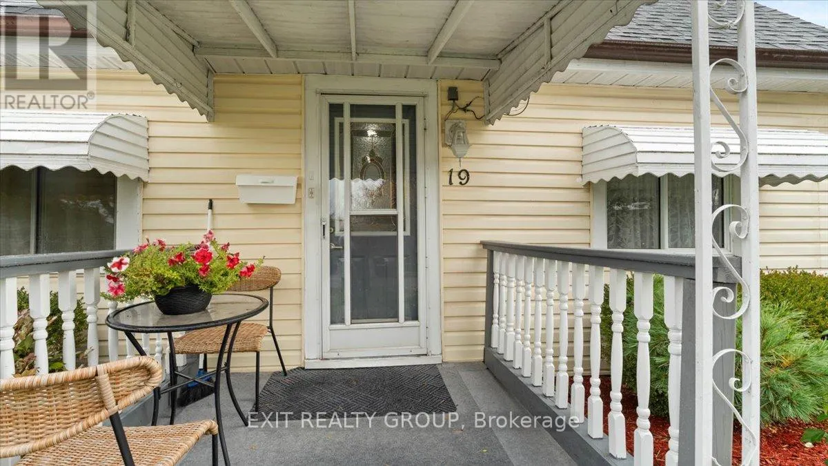 19 RAMSAY AVENUE