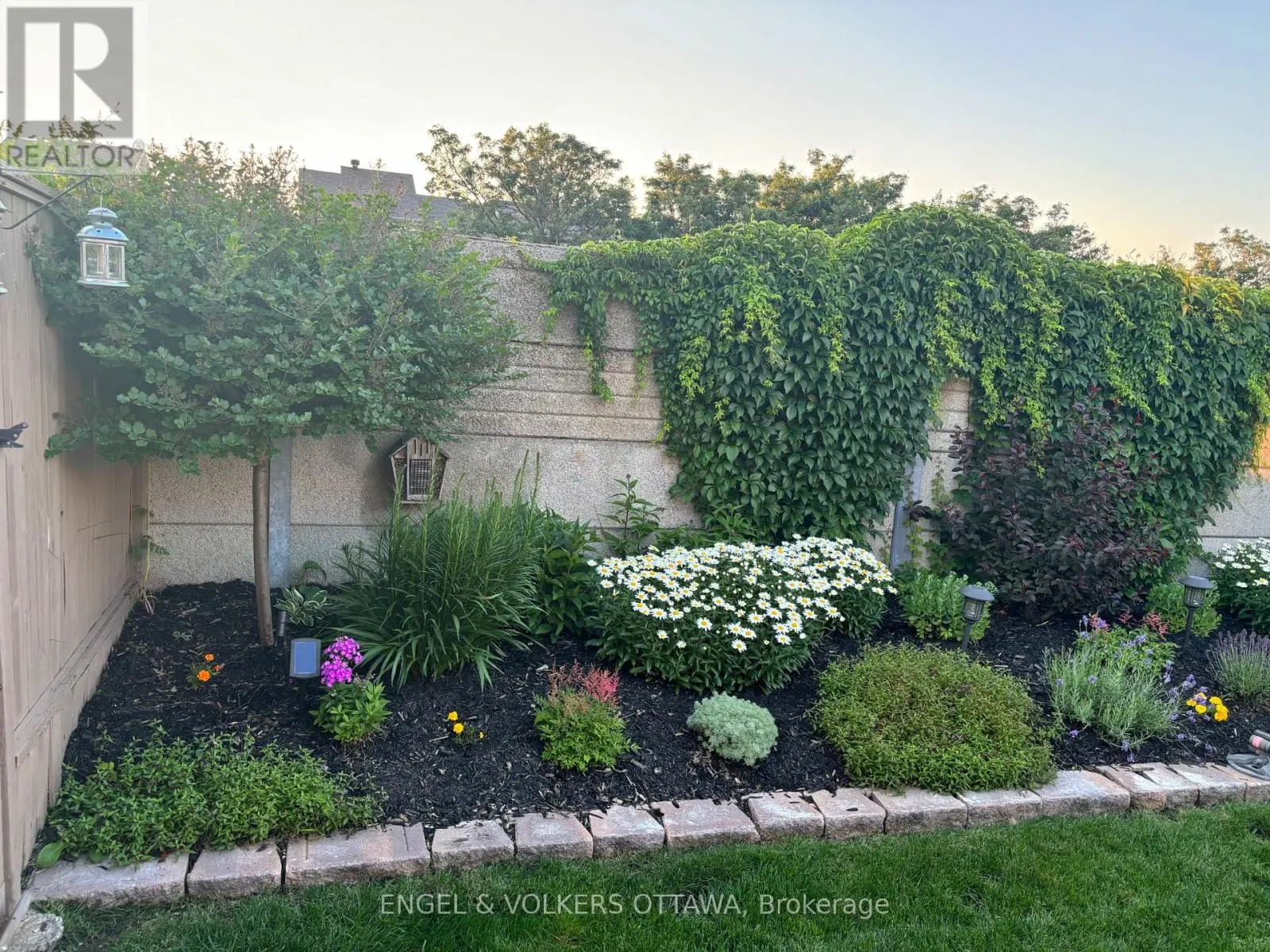 1003 MARKWICK CRESCENT