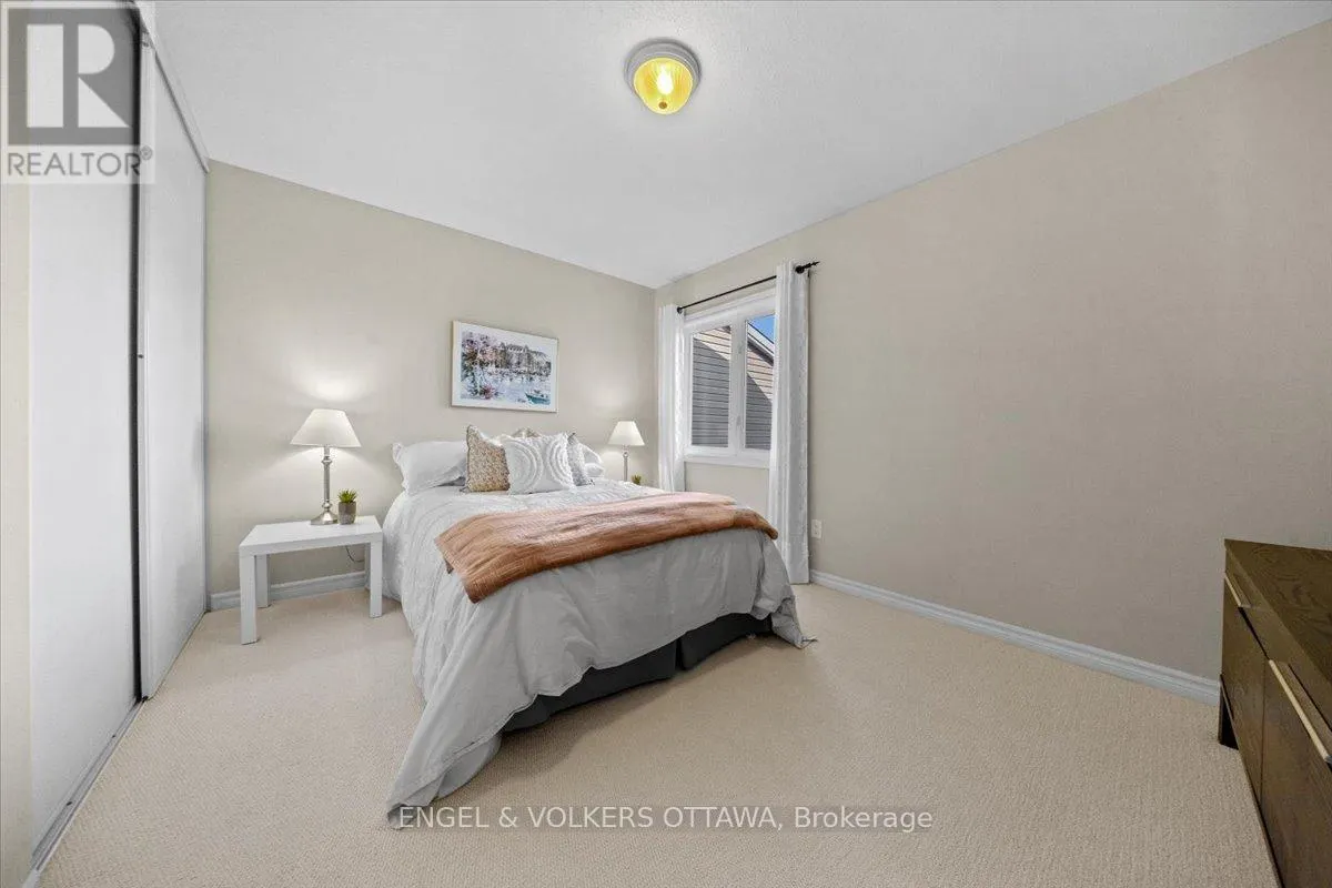 1003 MARKWICK CRESCENT