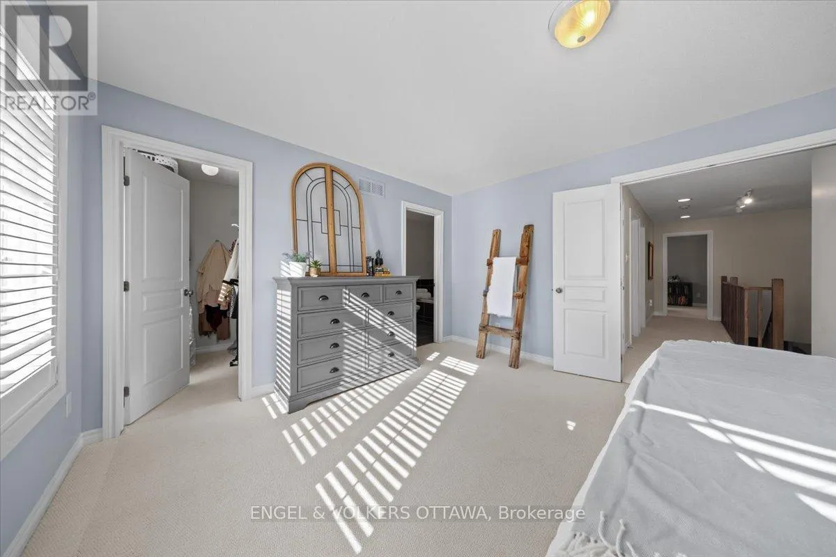 1003 MARKWICK CRESCENT