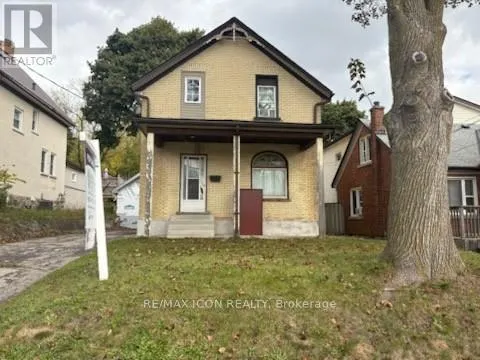 138 COURTLAND AVENUE E