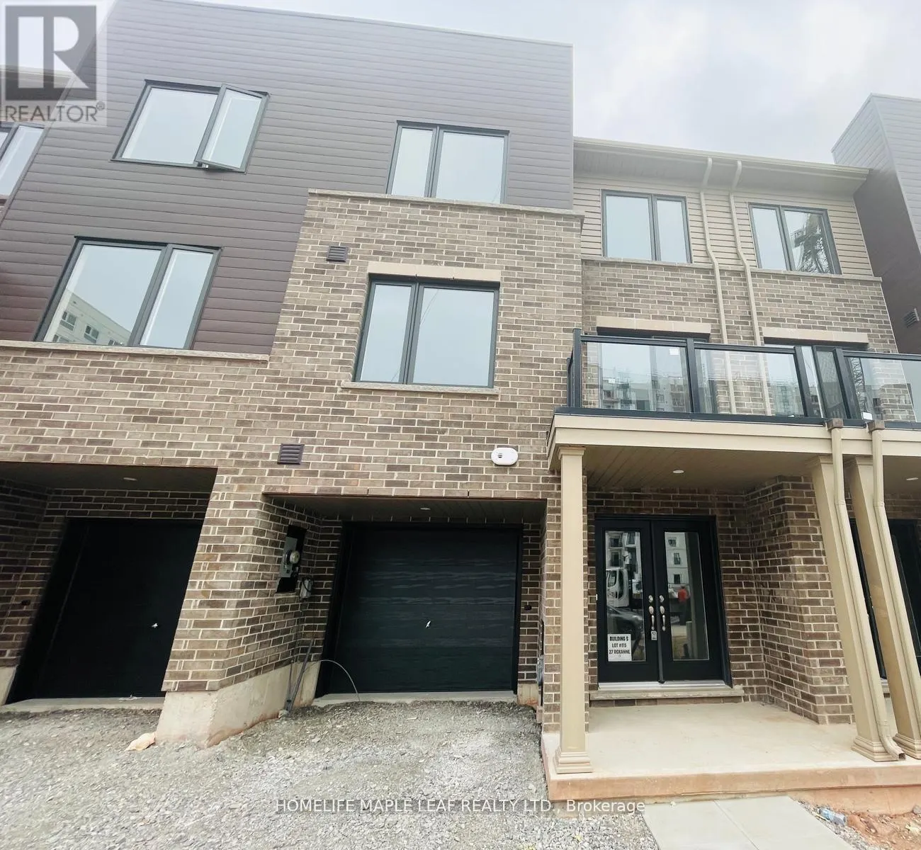 115 - 27 ROXANNE DRIVE