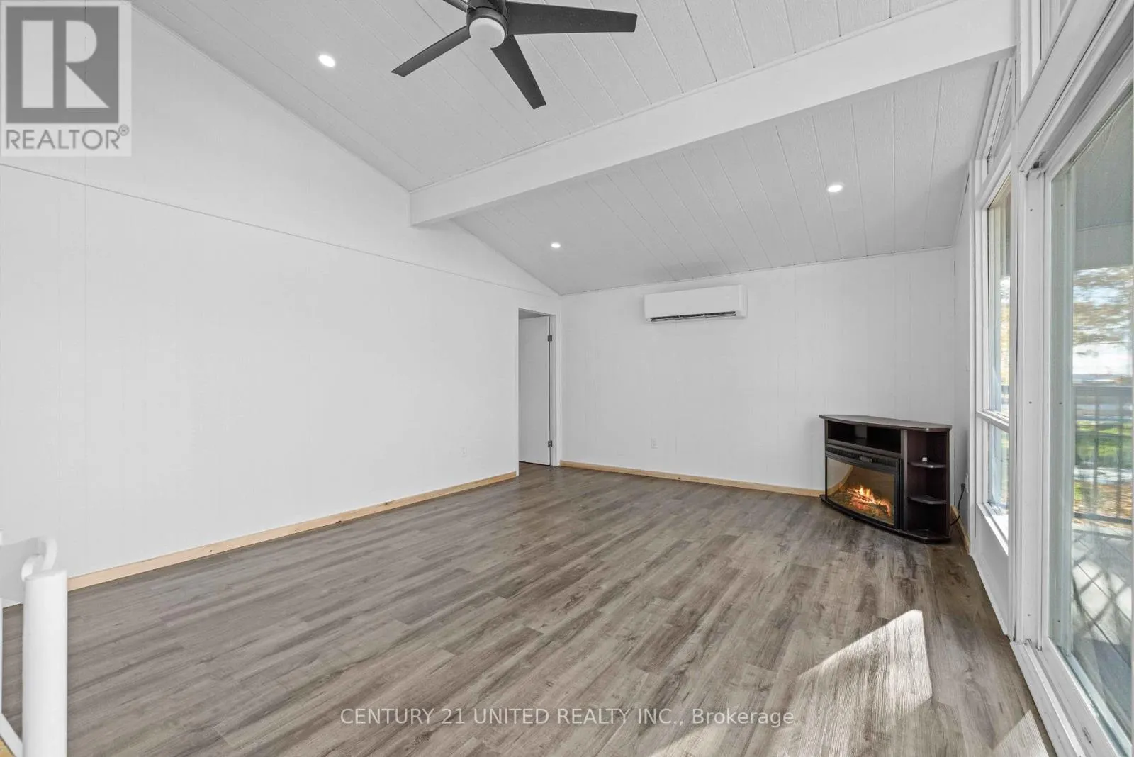 17 ROLLIE'S BAY ROAD E