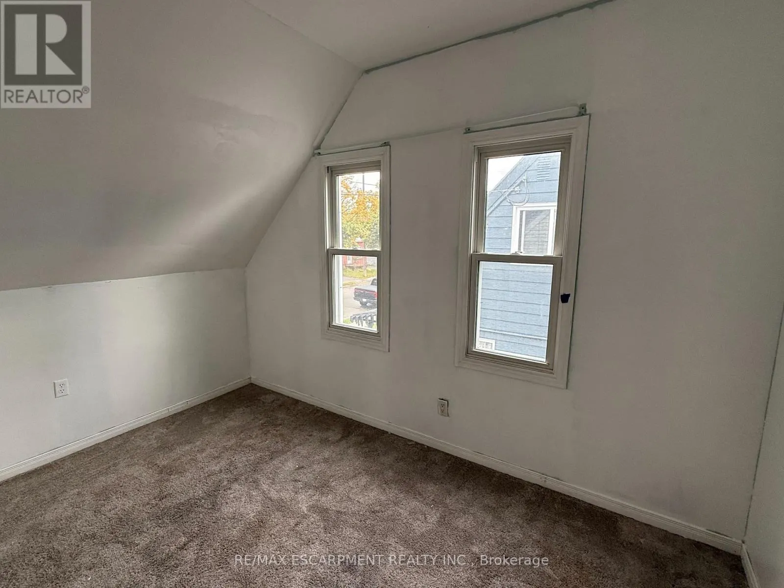 106 ABERDEEN AVENUE