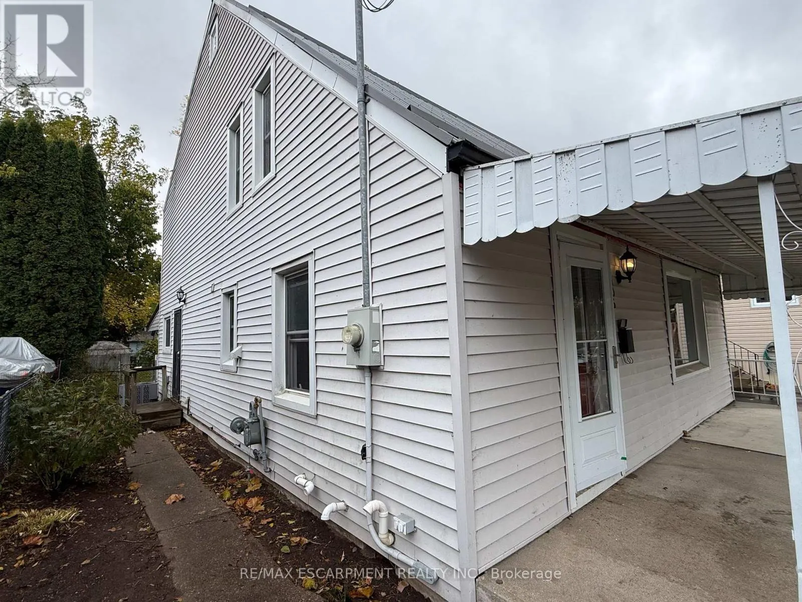 106 ABERDEEN AVENUE