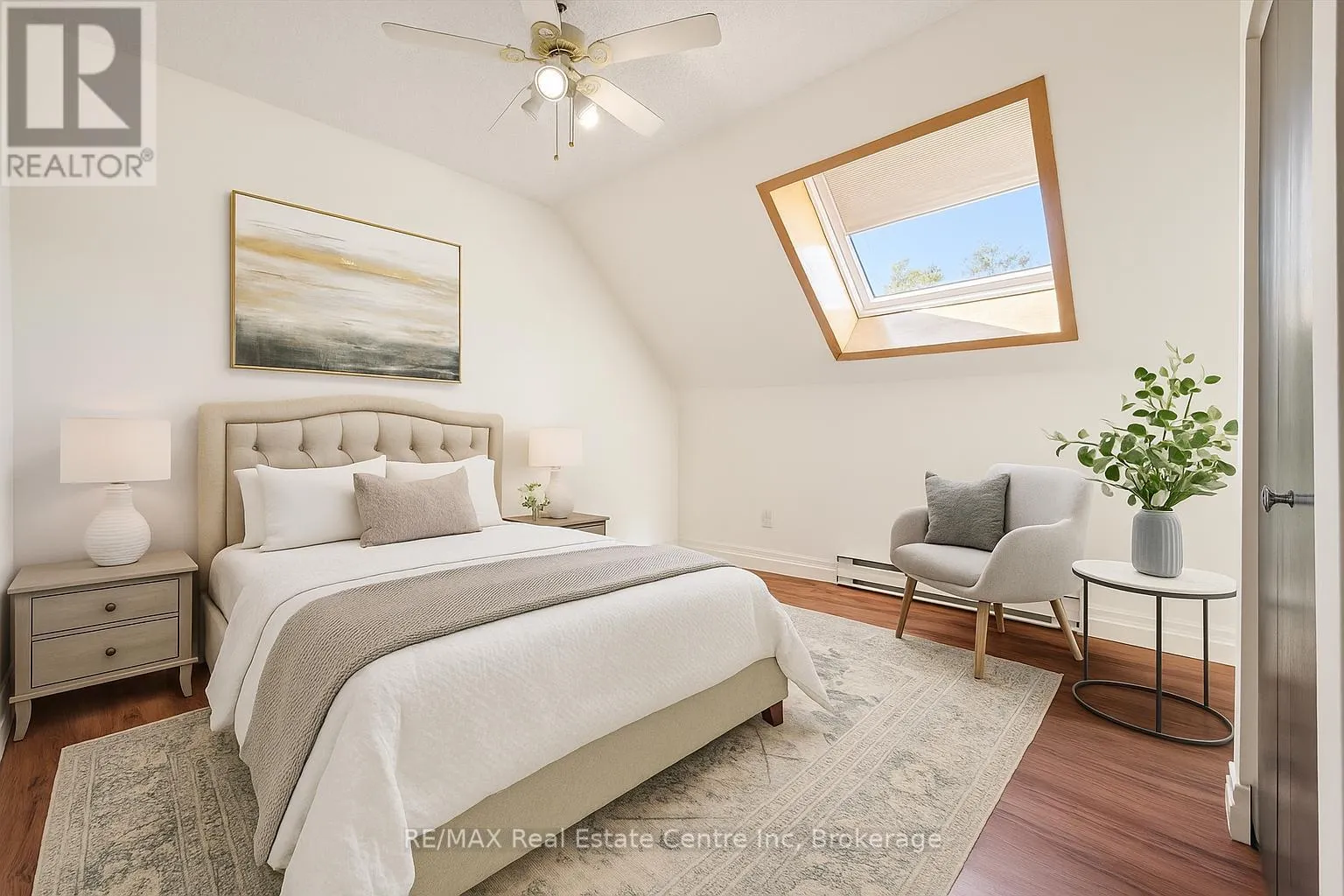 202 - 200 WOOLWICH STREET, #202