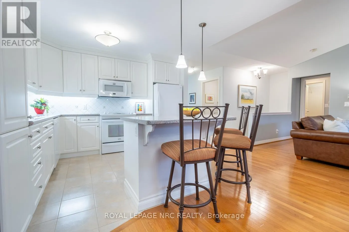 31 - 70 ELMWOOD AVENUE, #31