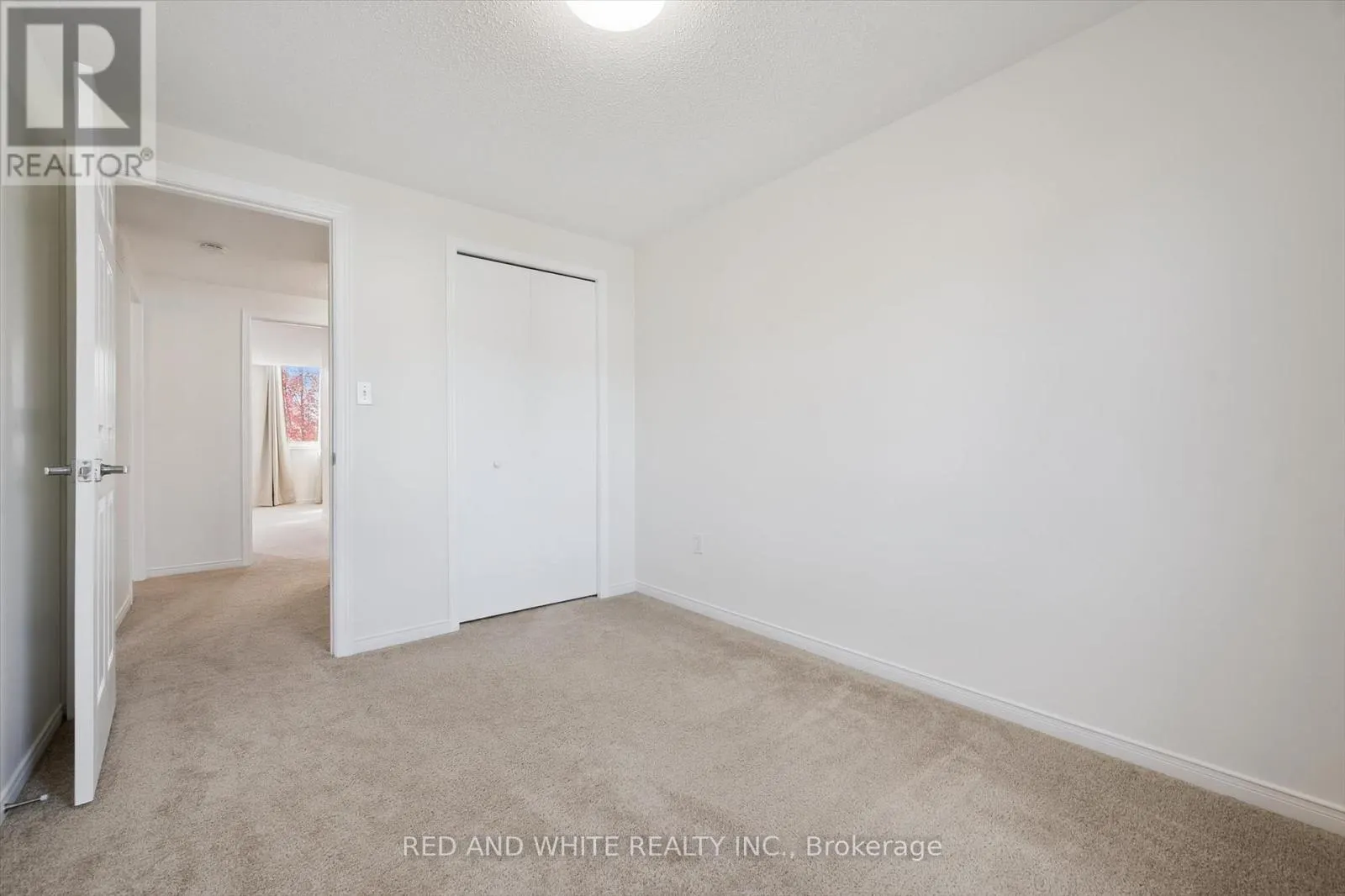 3 - 151 CLAIRFIELDS DRIVE E