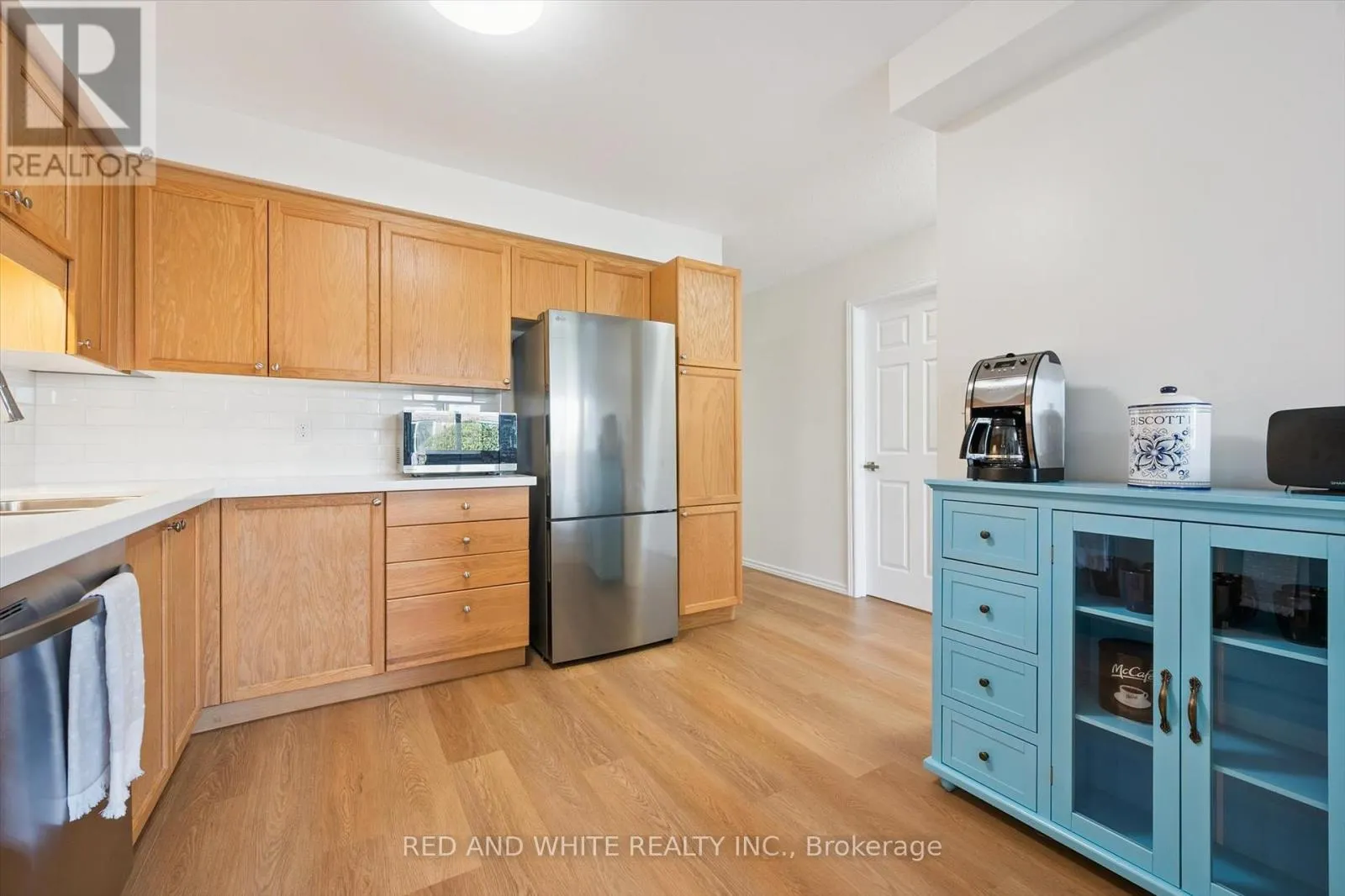 3 - 151 CLAIRFIELDS DRIVE E