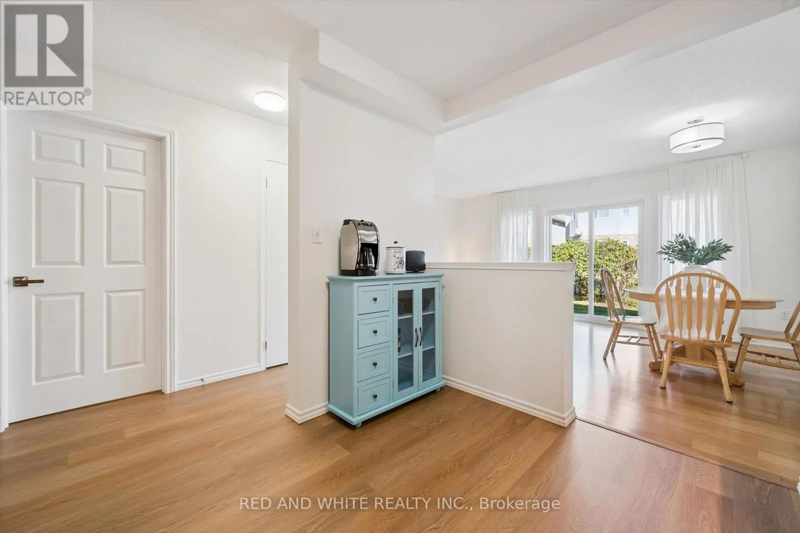 3 - 151 CLAIRFIELDS DRIVE E