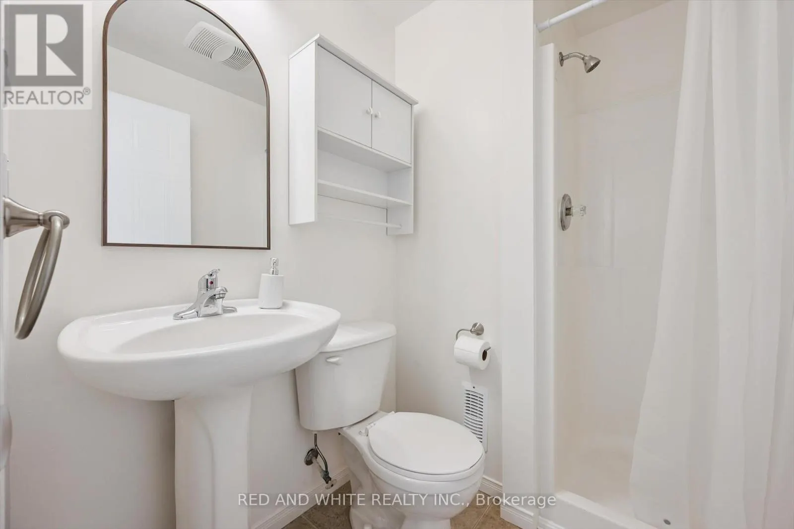 3 - 151 CLAIRFIELDS DRIVE E