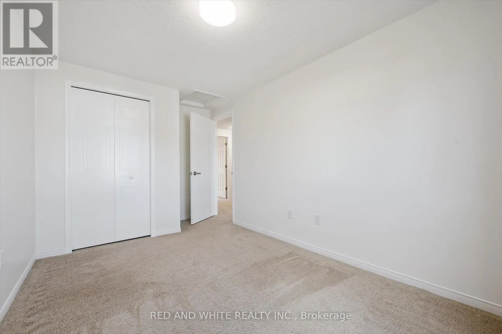 3 - 151 CLAIRFIELDS DRIVE E