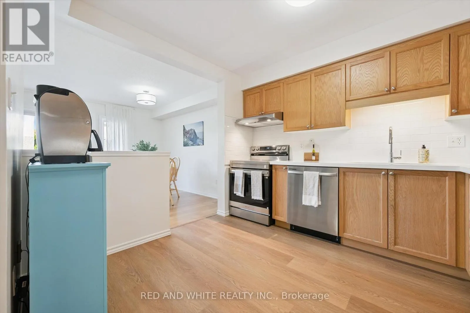3 - 151 CLAIRFIELDS DRIVE E