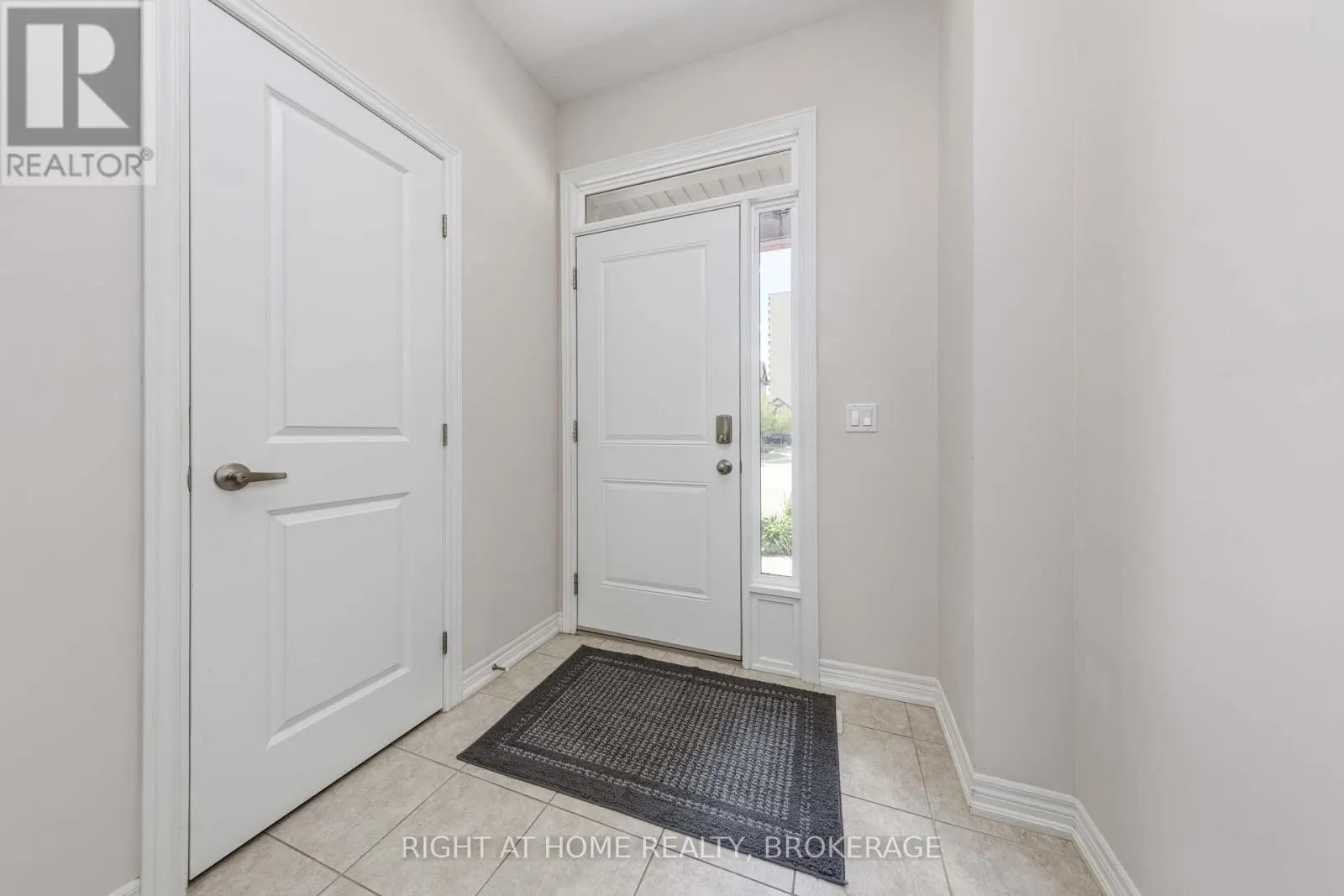 71 SOUTHSHORE CRESCENT