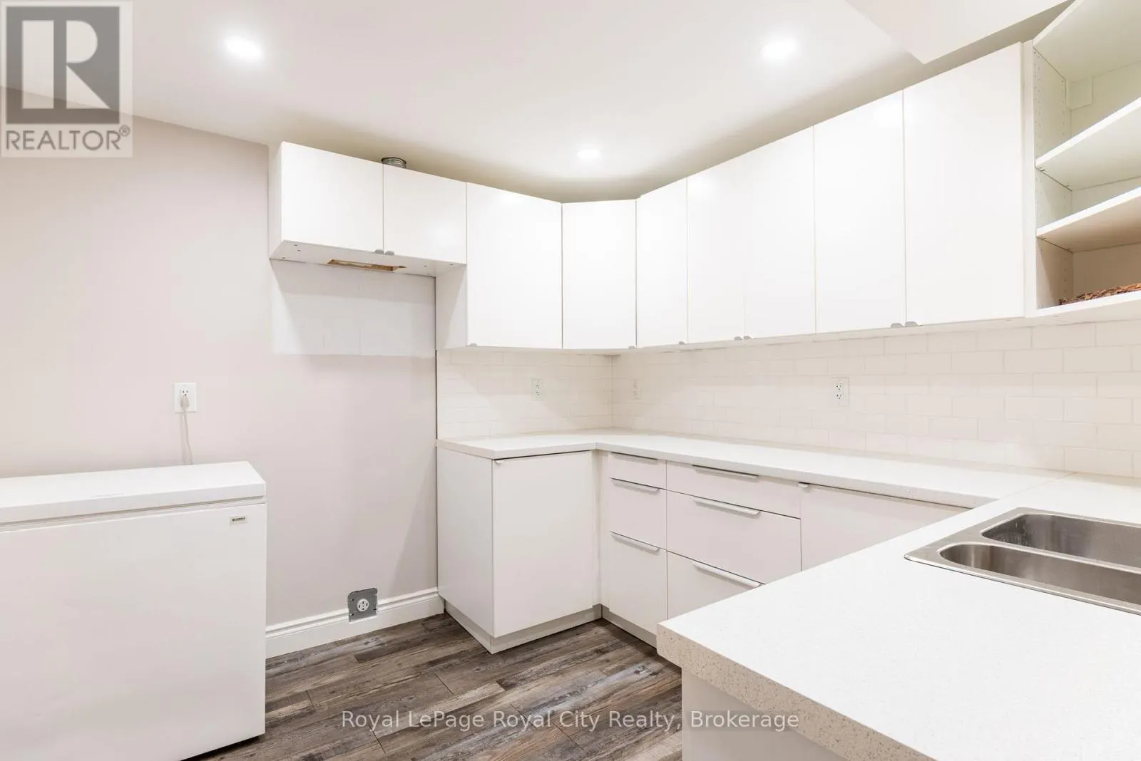 118 STIRLING MACGREGOR DRIVE
