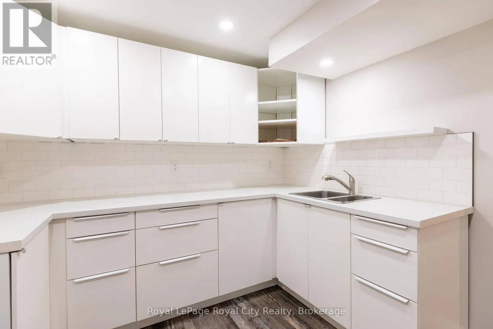 118 STIRLING MACGREGOR DRIVE